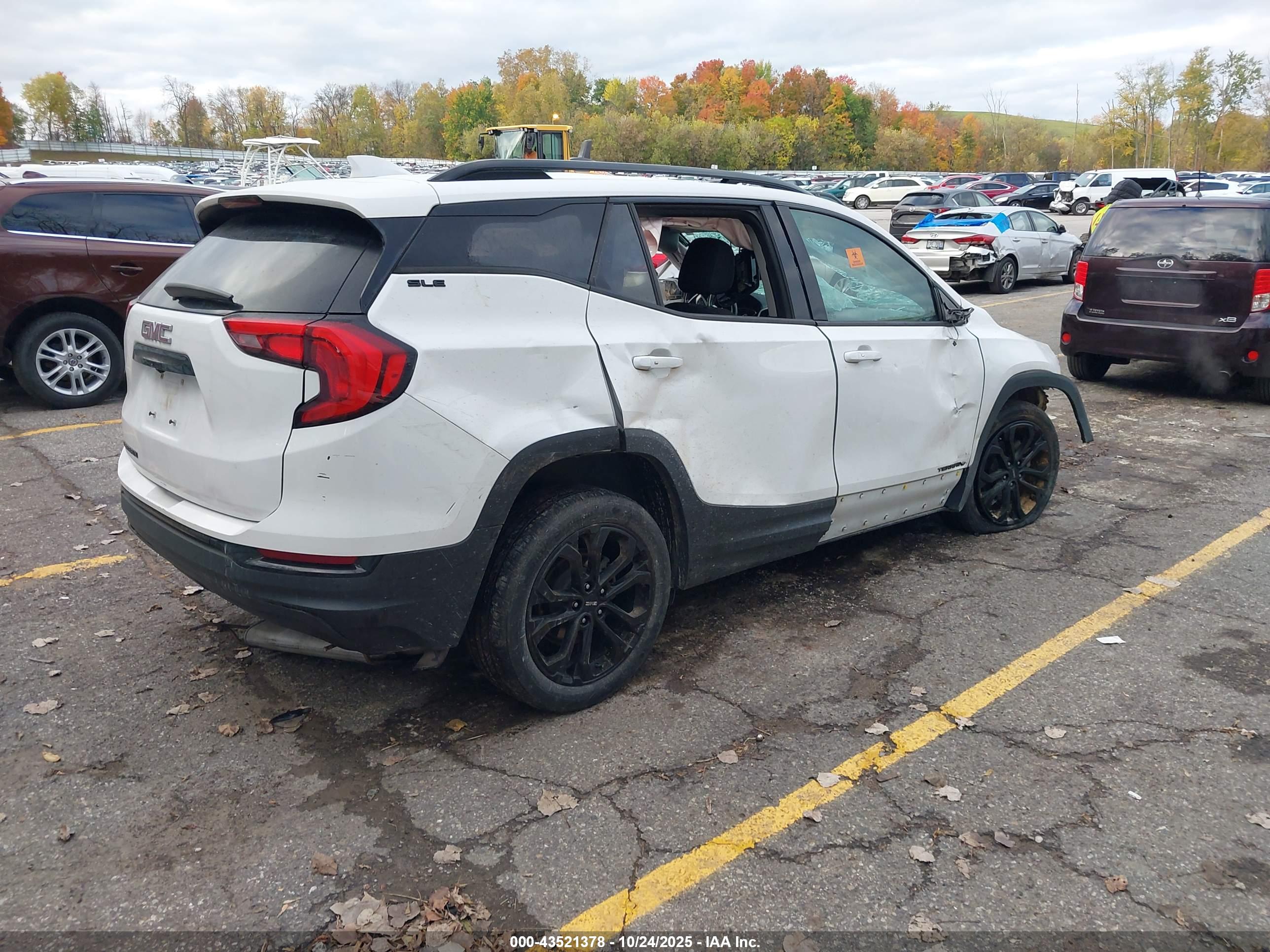 GMC TERRAIN image 4