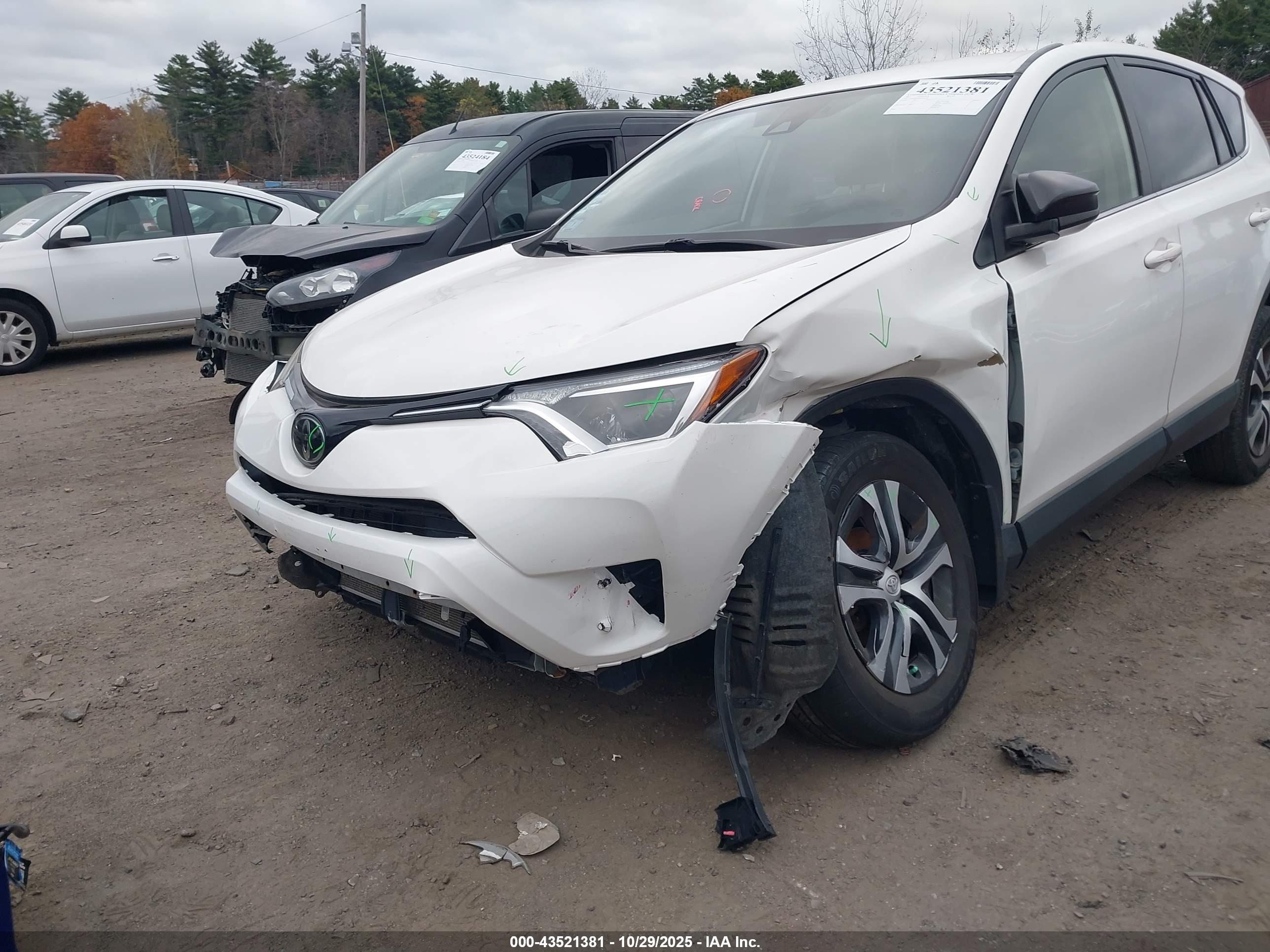 TOYOTA RAV4 image 6