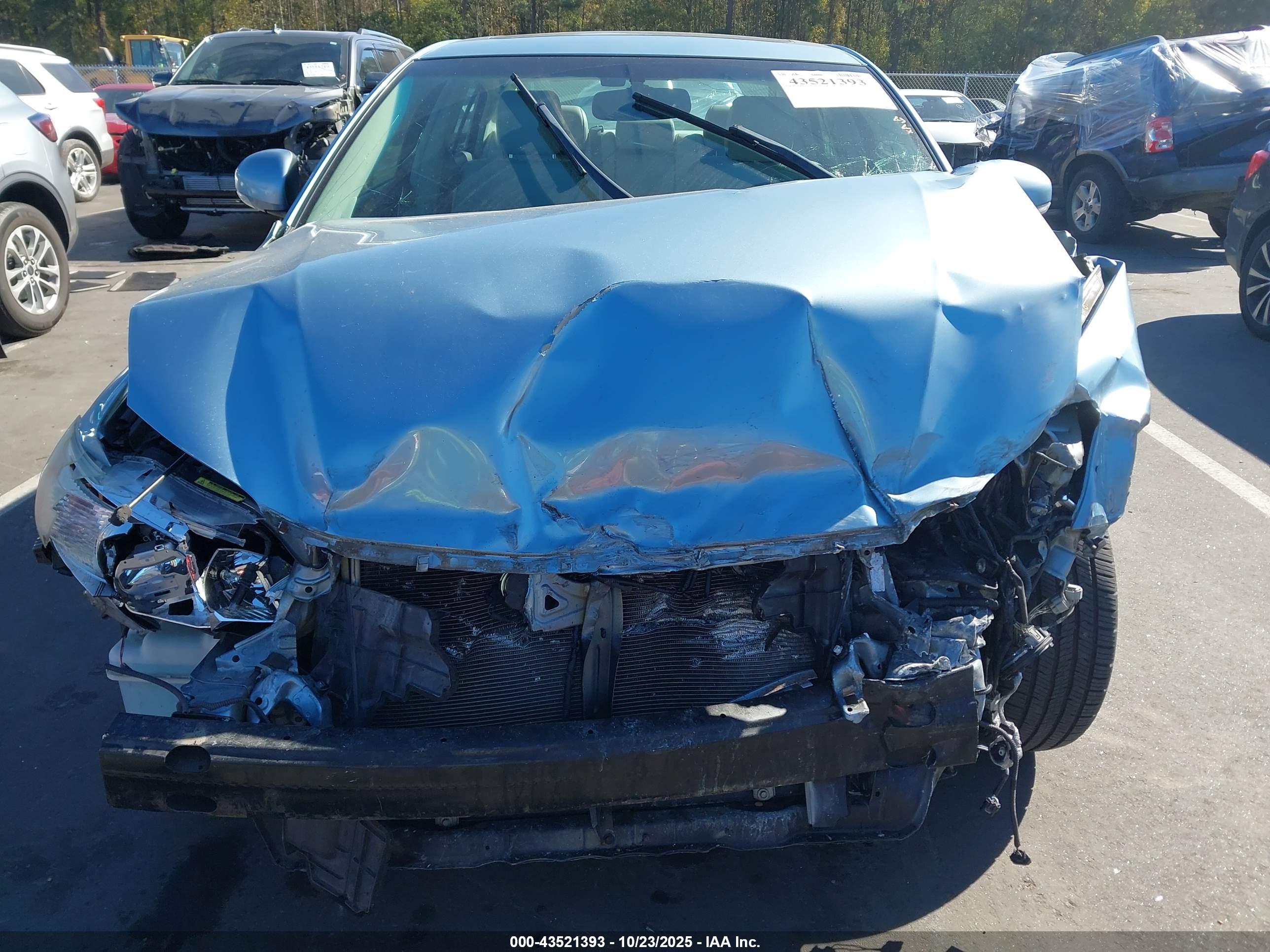 TOYOTA AVALON image 6