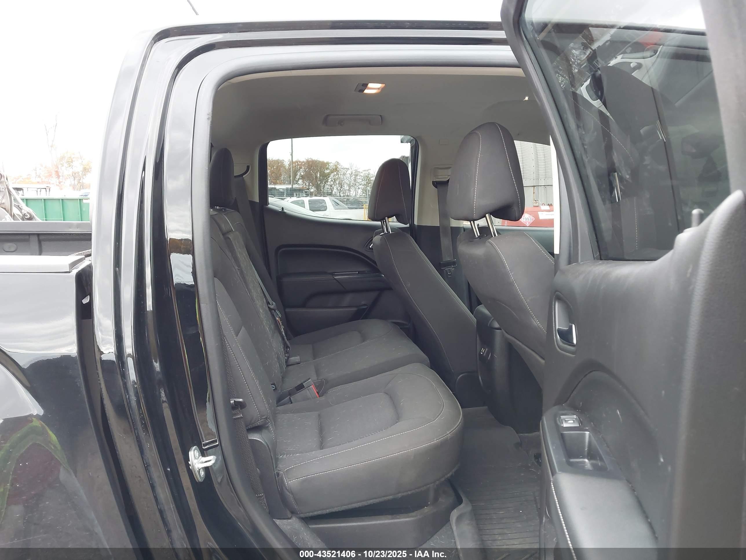 GMC CANYON image 8