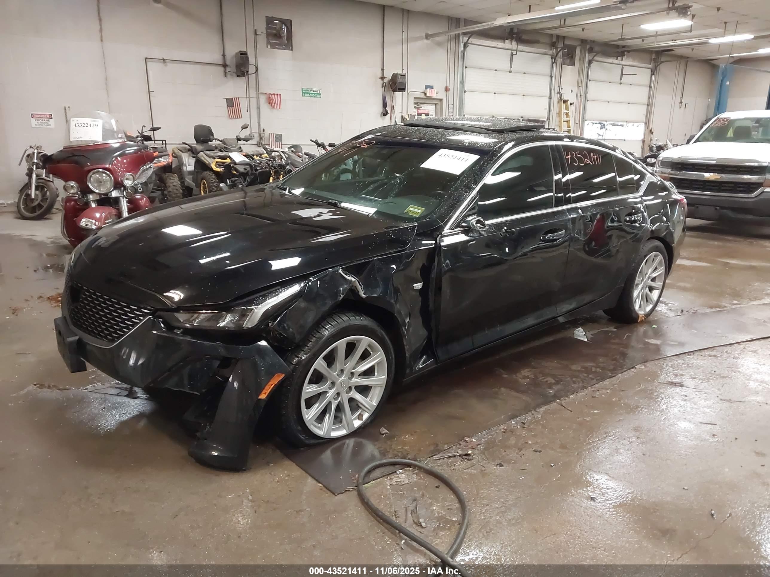 CADILLAC CT5 image 2