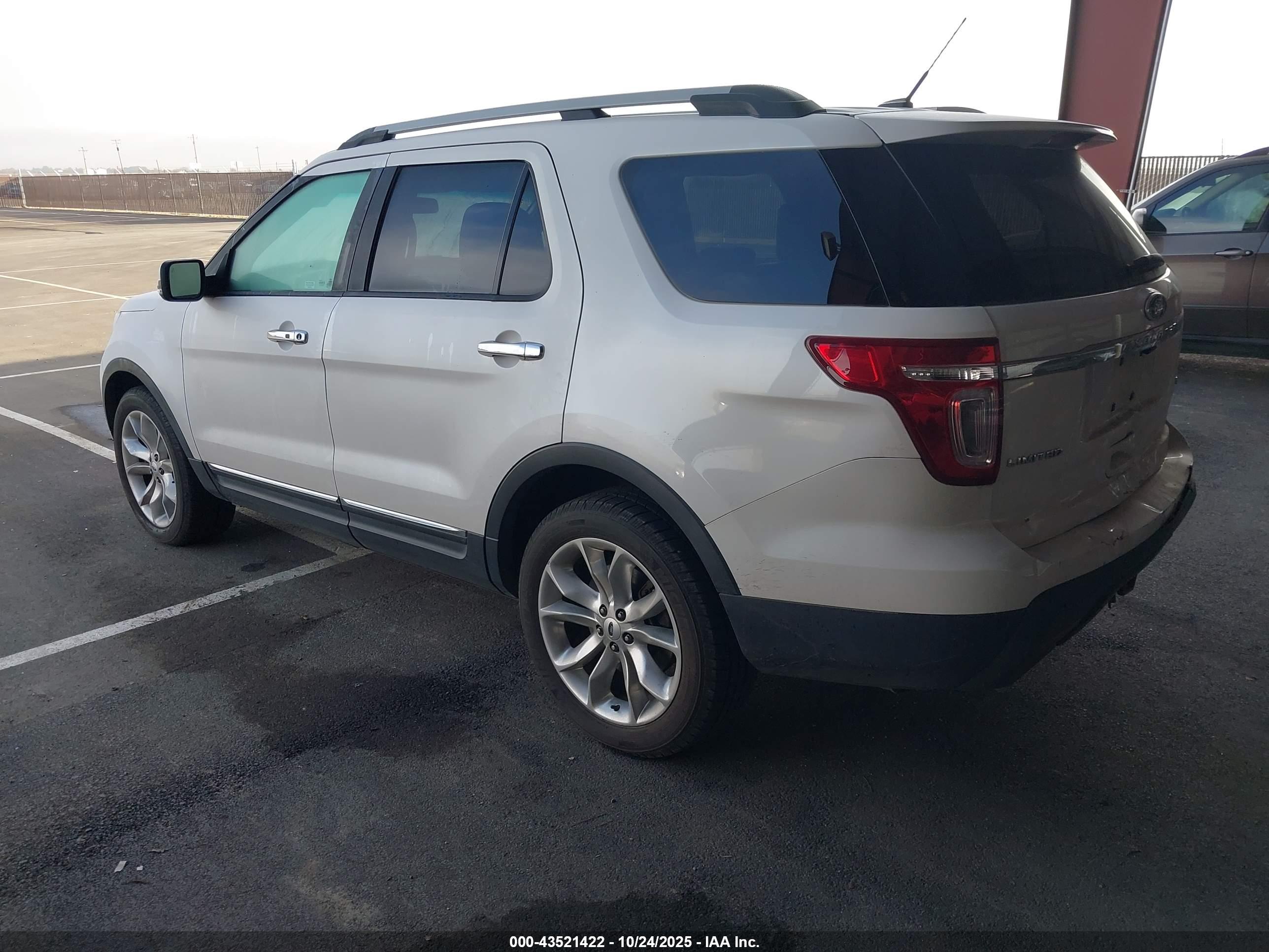 FORD EXPLORER image 3
