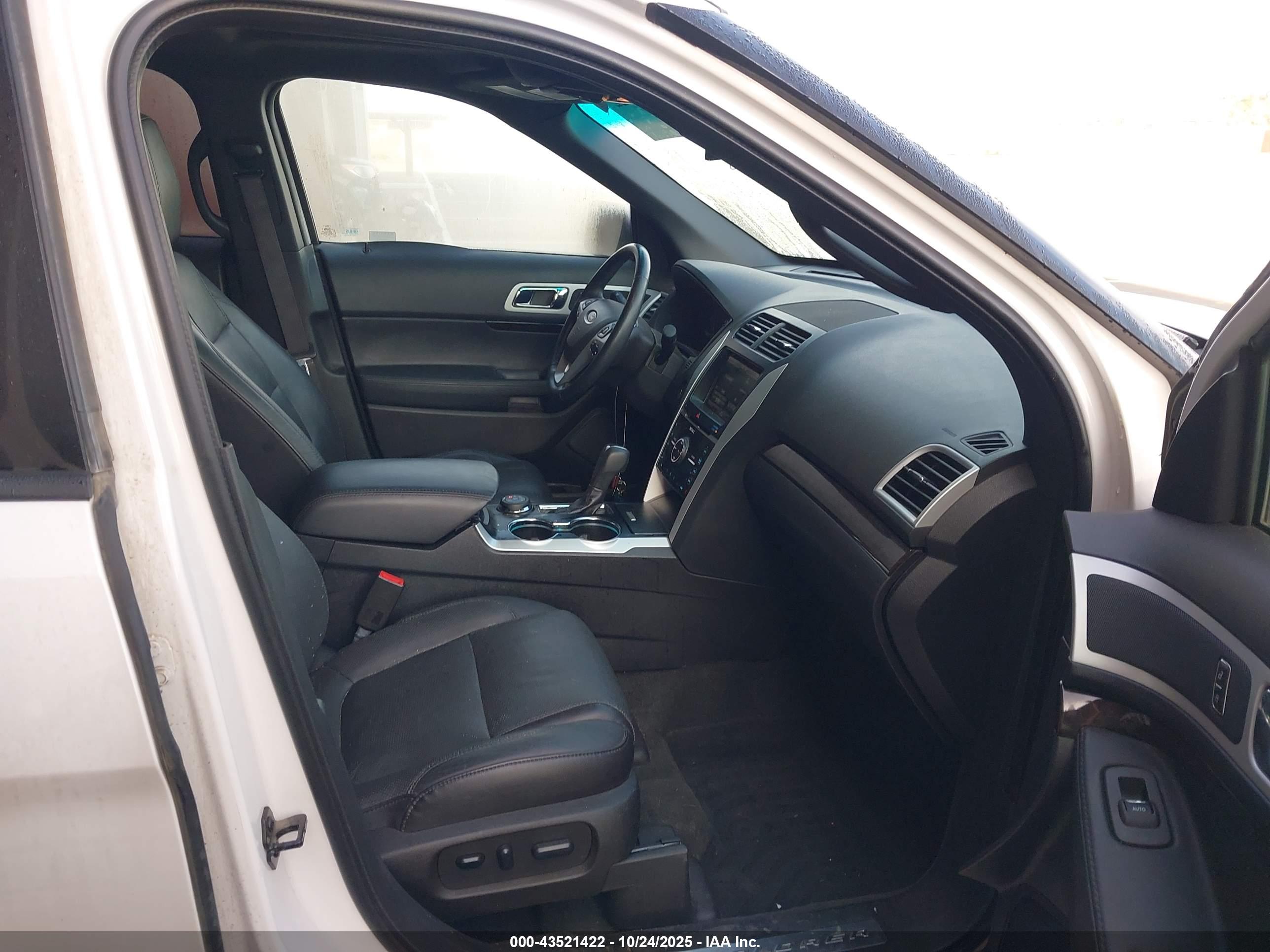 FORD EXPLORER image 5