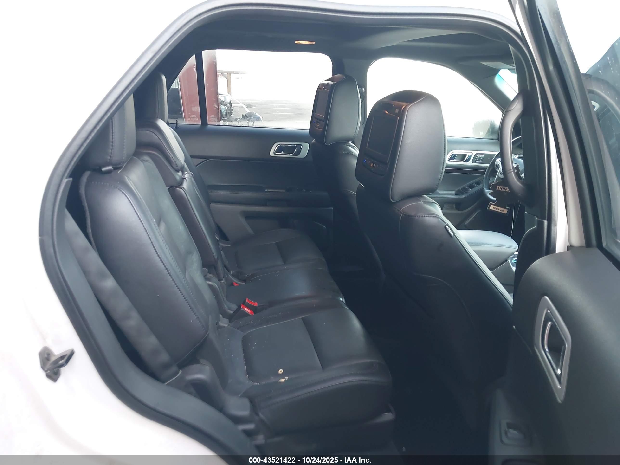 FORD EXPLORER image 8