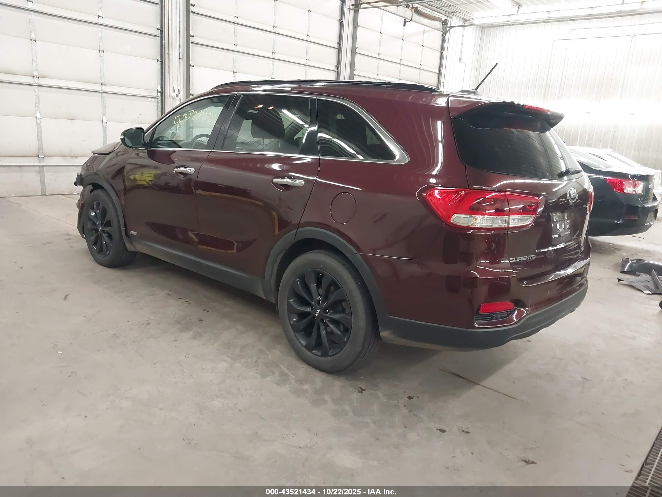 KIA SORENTO image 3