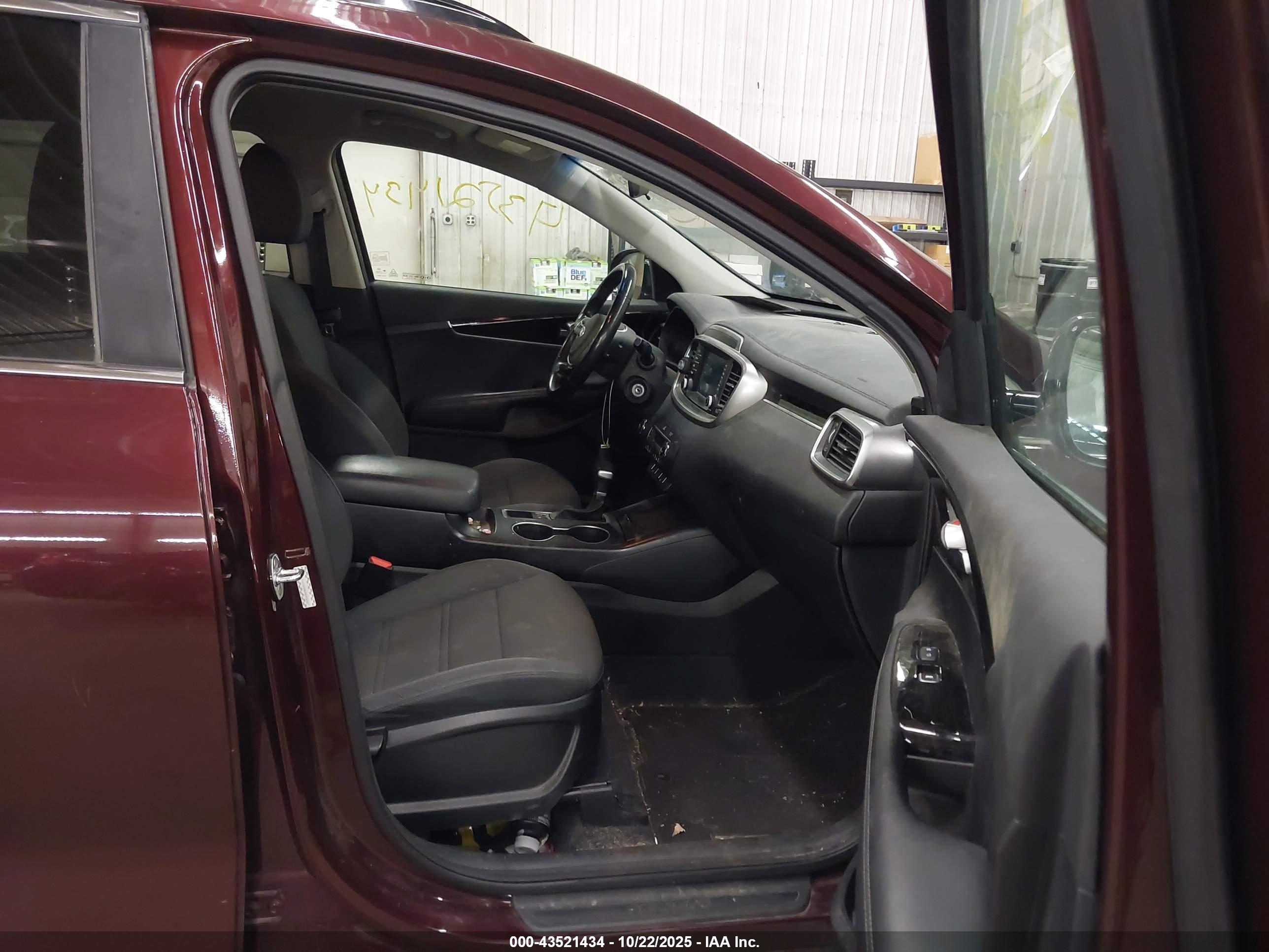 KIA SORENTO image 5