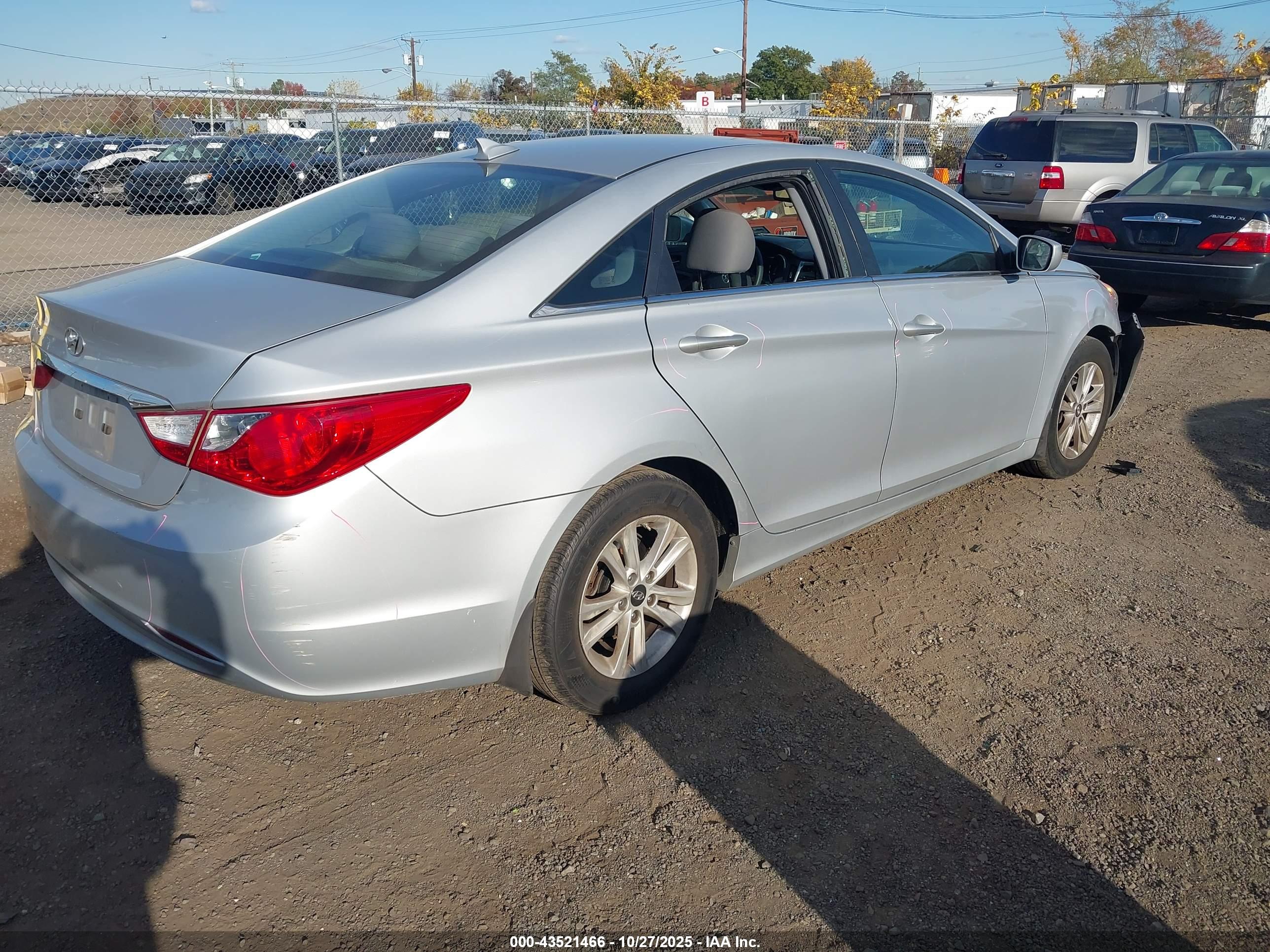 HYUNDAI SONATA image 4
