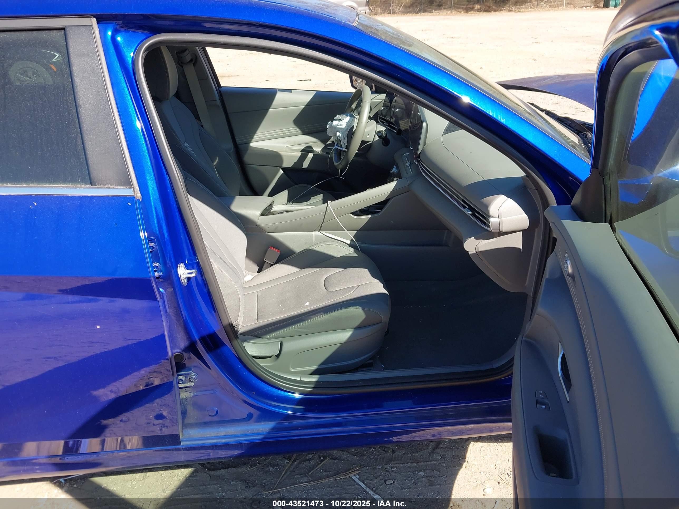 HYUNDAI ELANTRA image 5