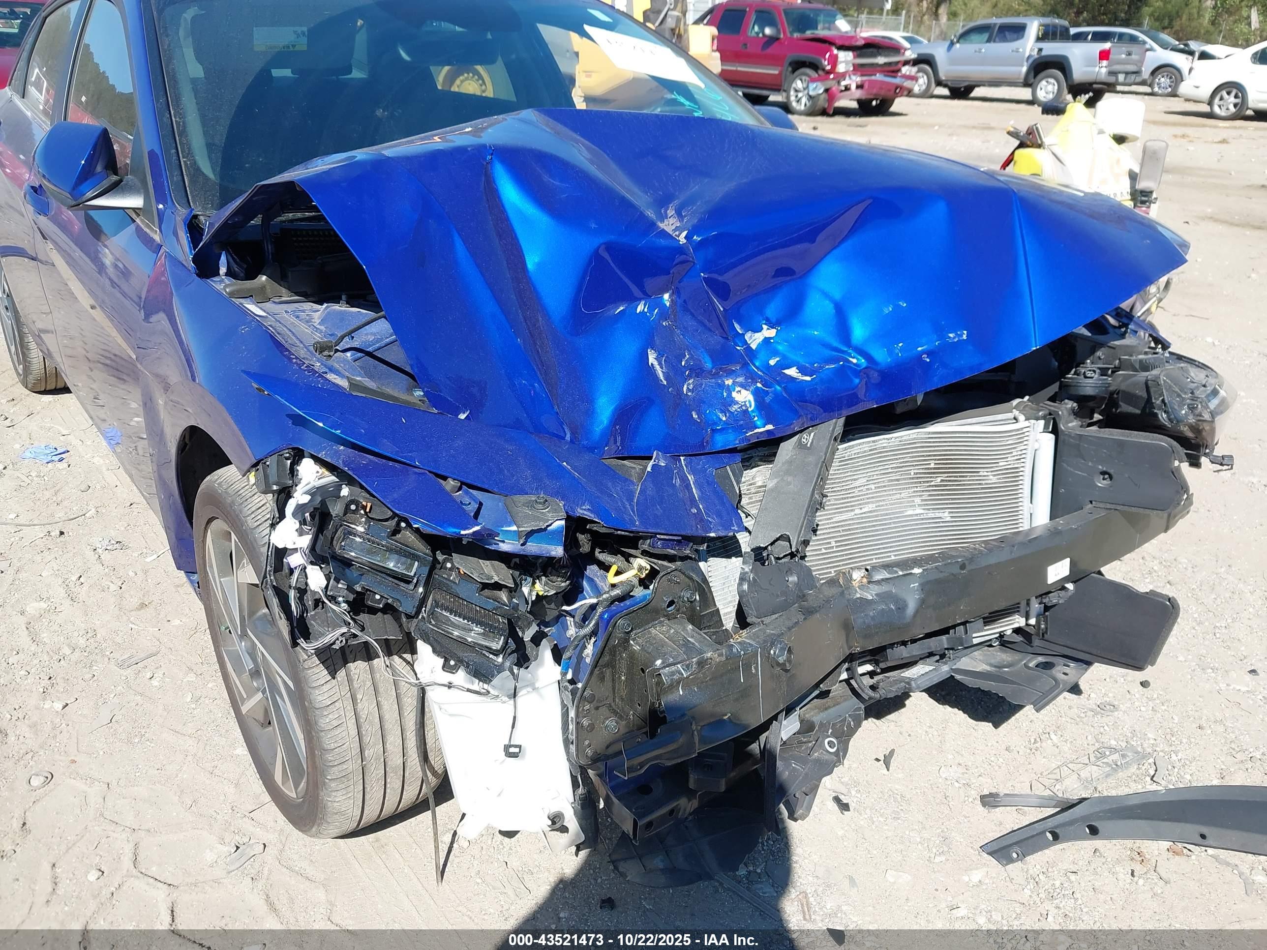 HYUNDAI ELANTRA image 6