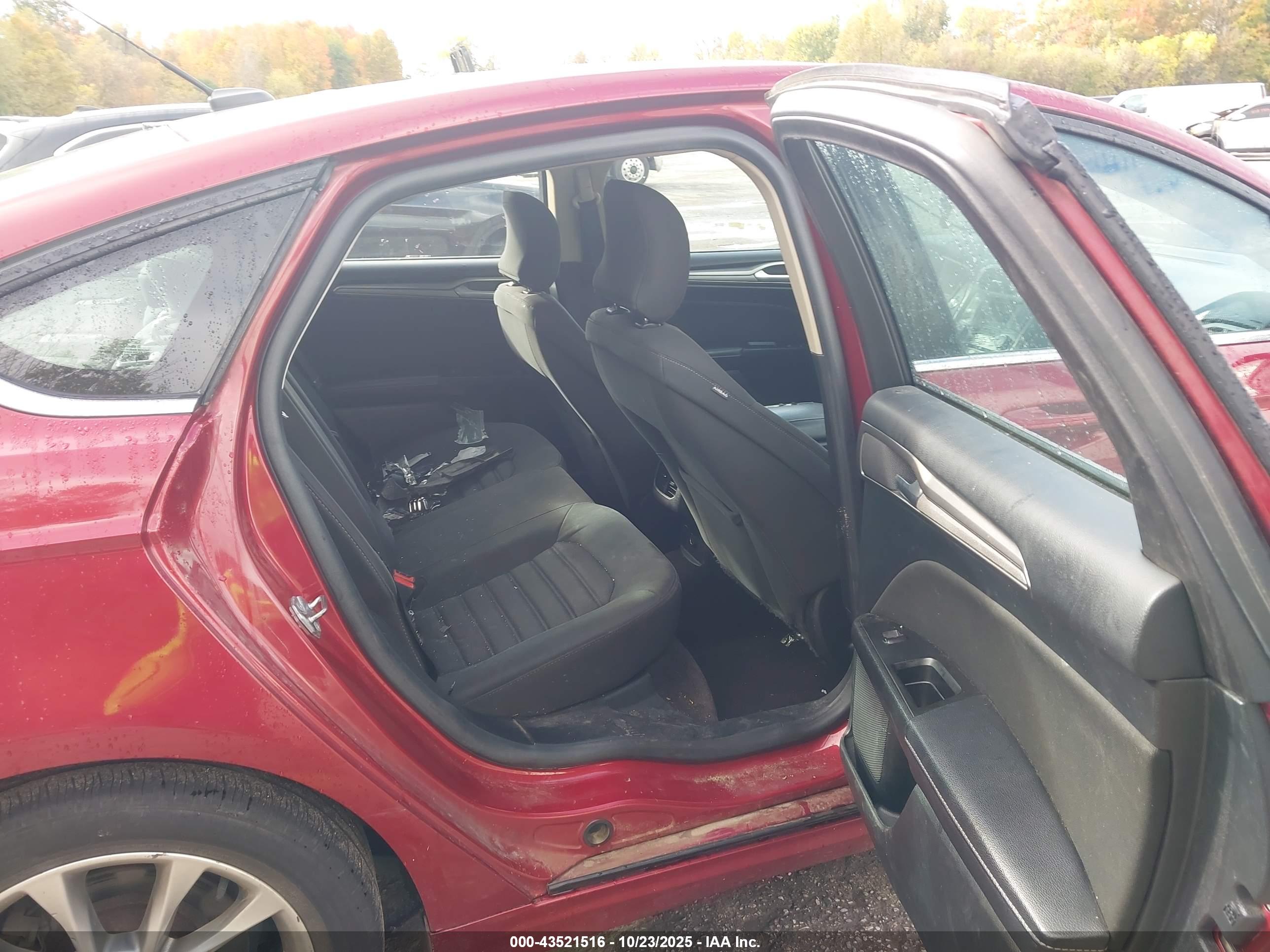 FORD FUSION image 8