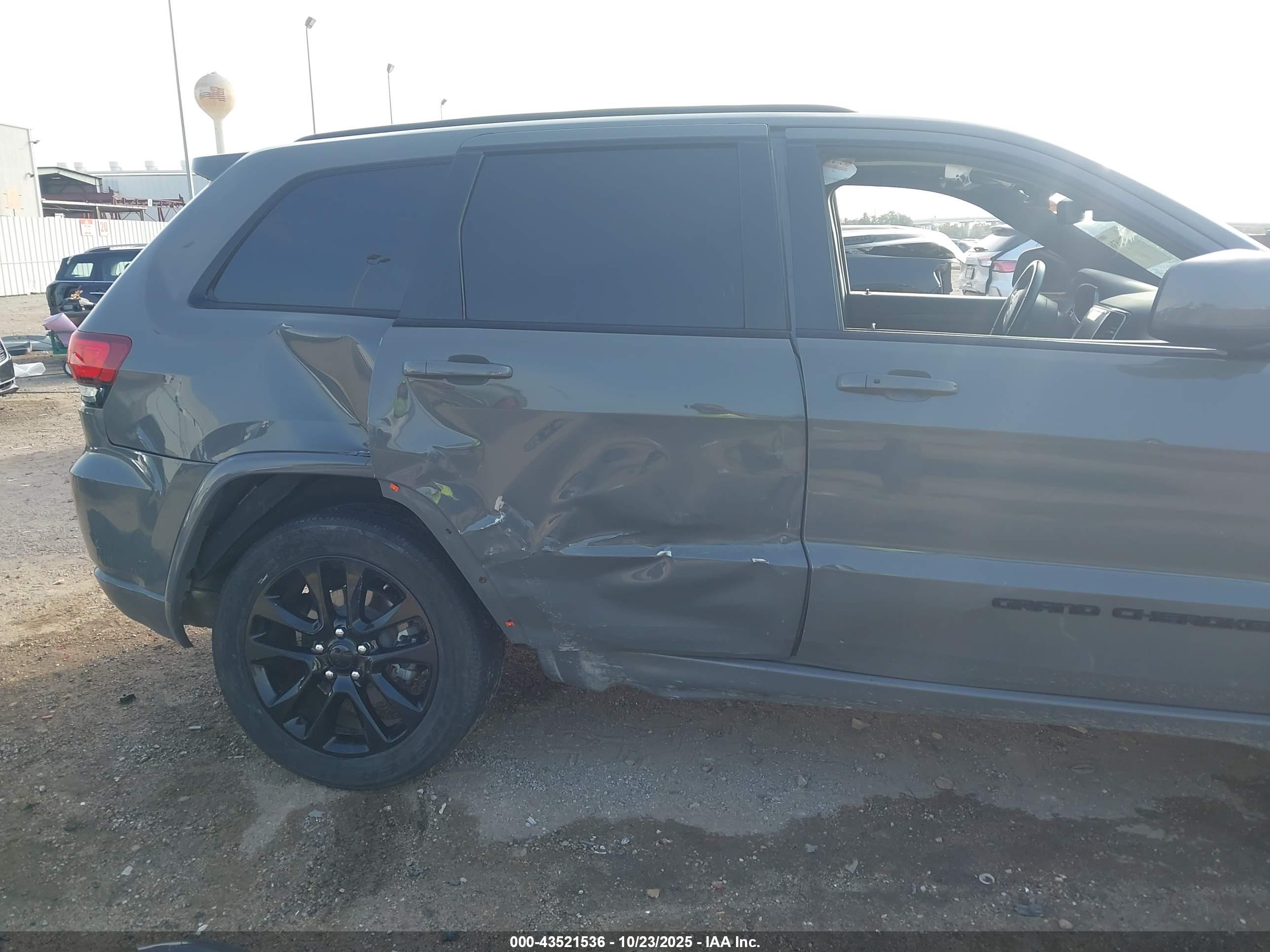 JEEP GRAND image 6