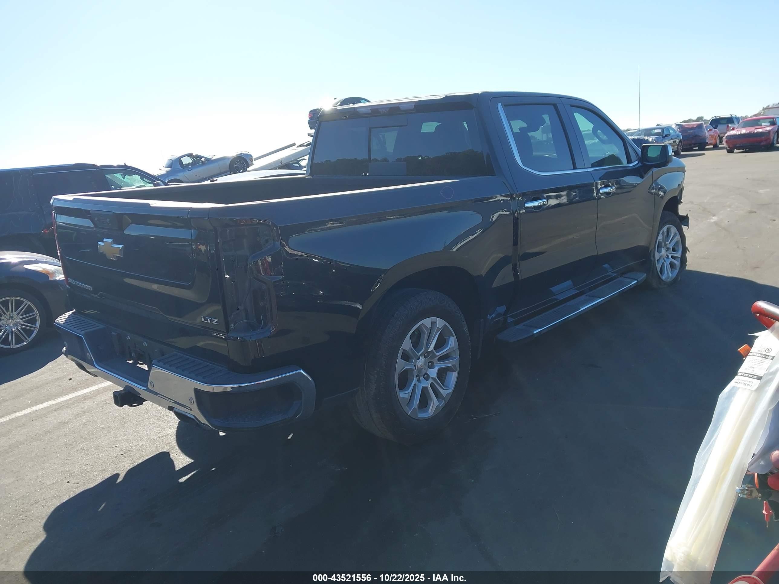 CHEVROLET SILVERADO image 4