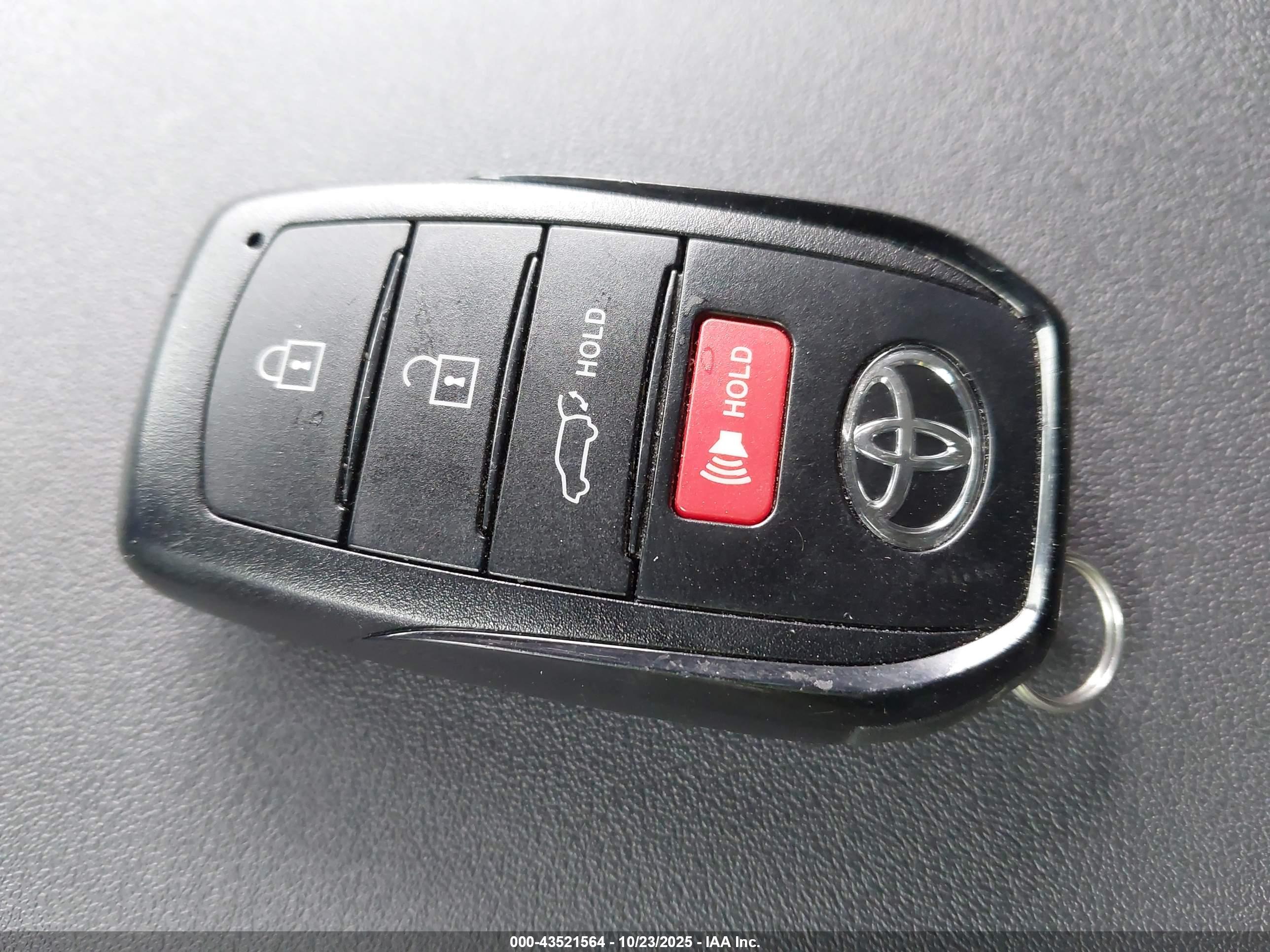 TOYOTA HIGHLANDER image 11