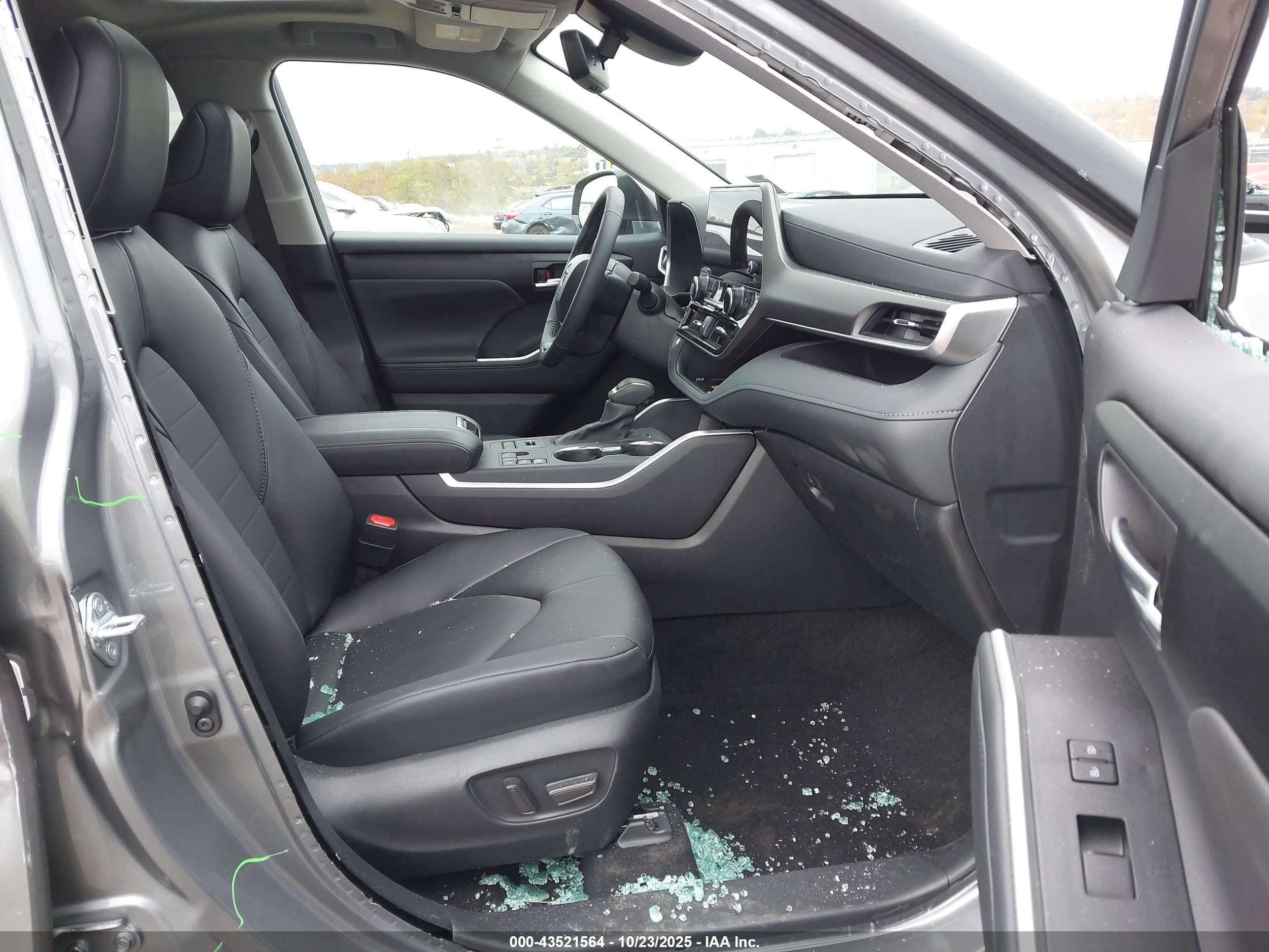 TOYOTA HIGHLANDER image 5