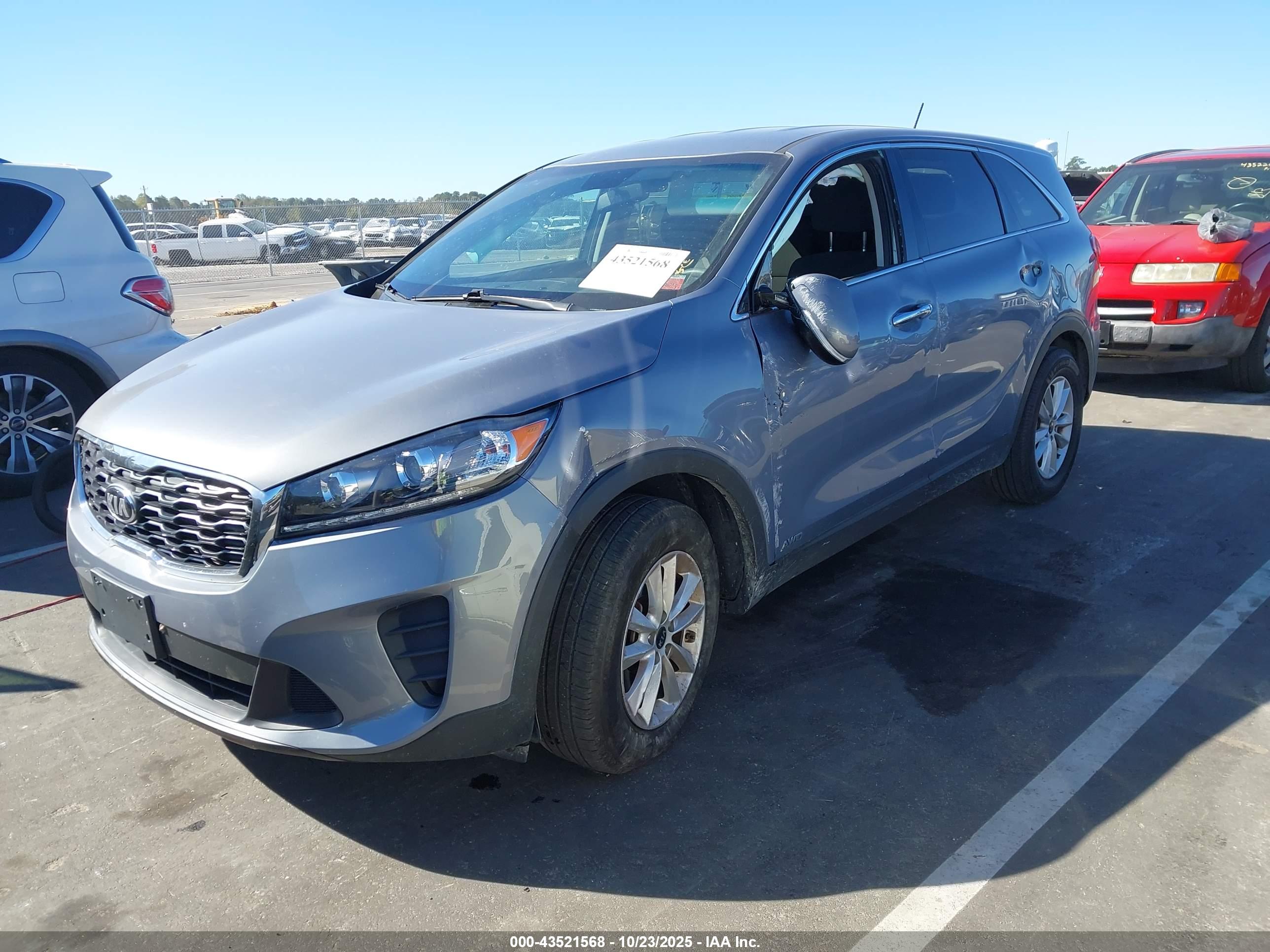 KIA SORENTO image 2
