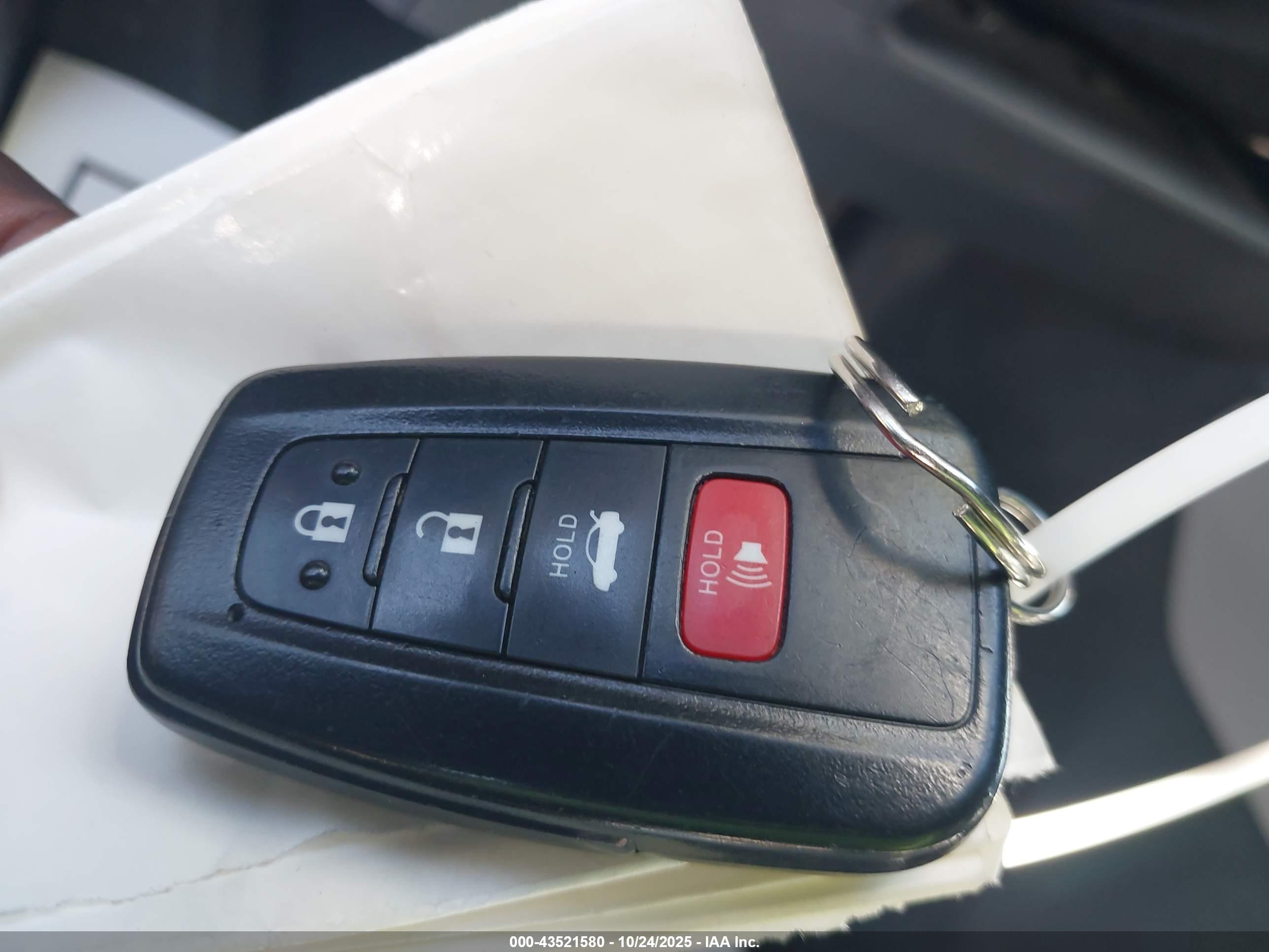 TOYOTA CAMRY image 11