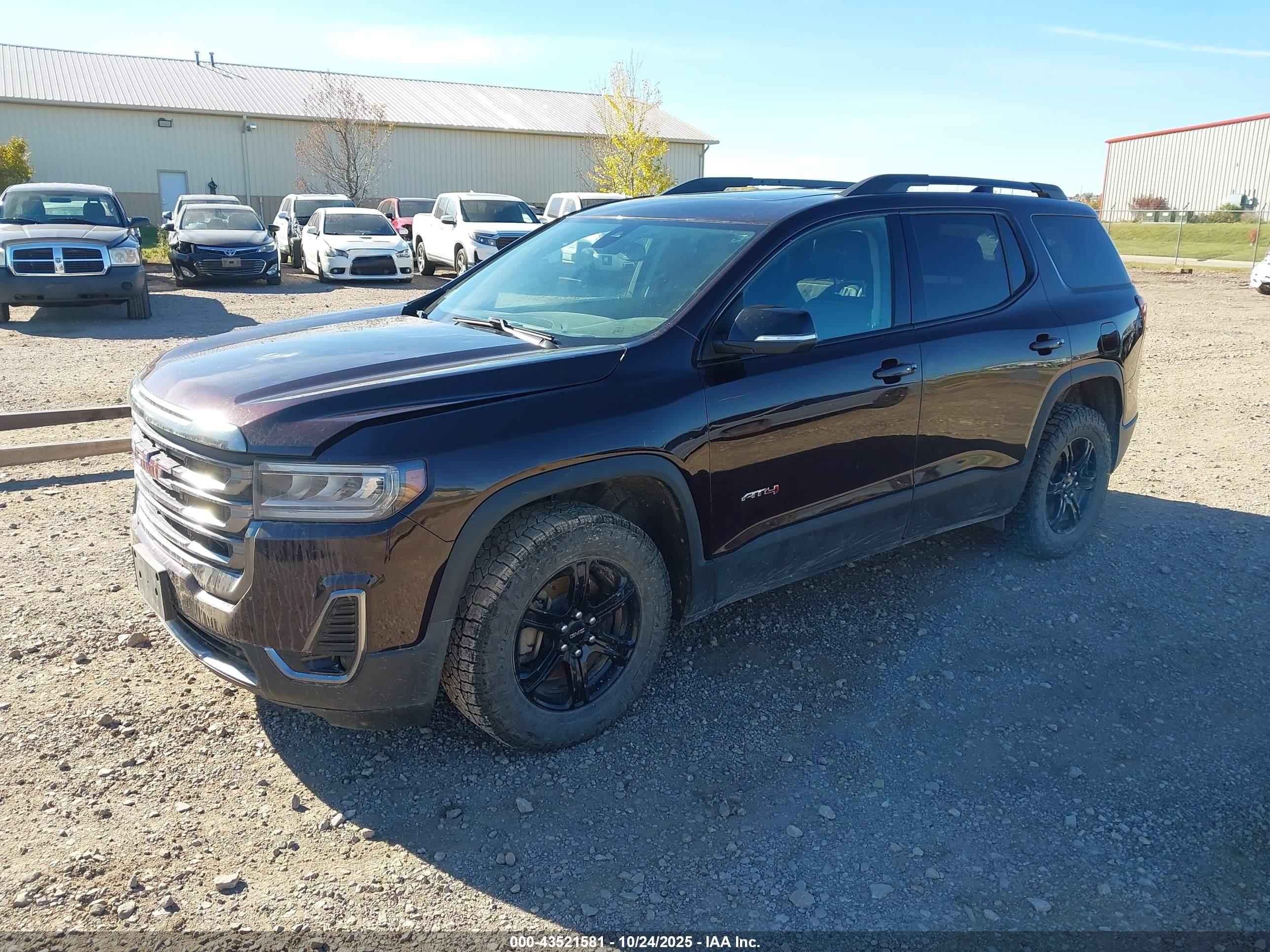 GMC ACADIA image 2