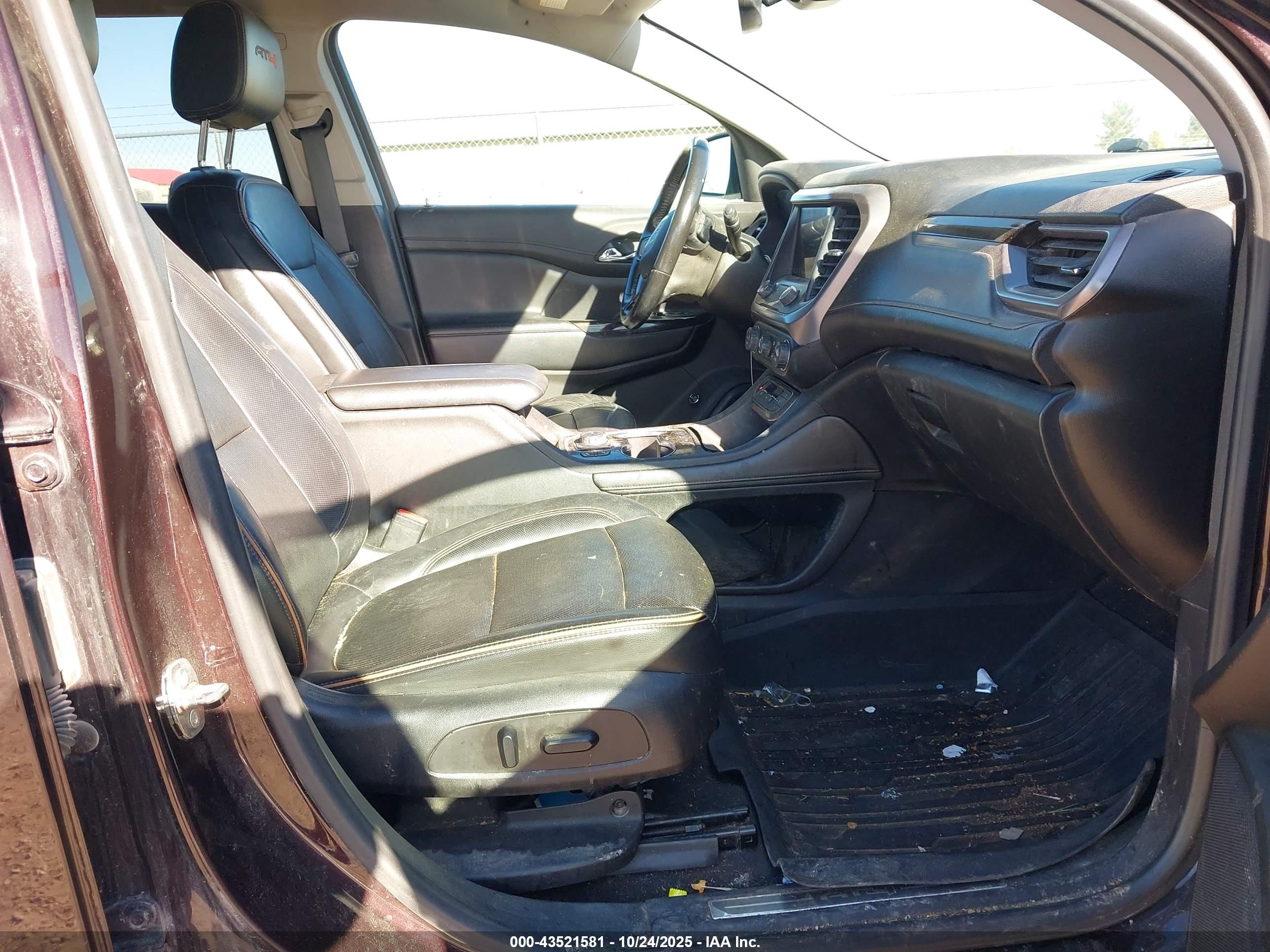 GMC ACADIA image 5