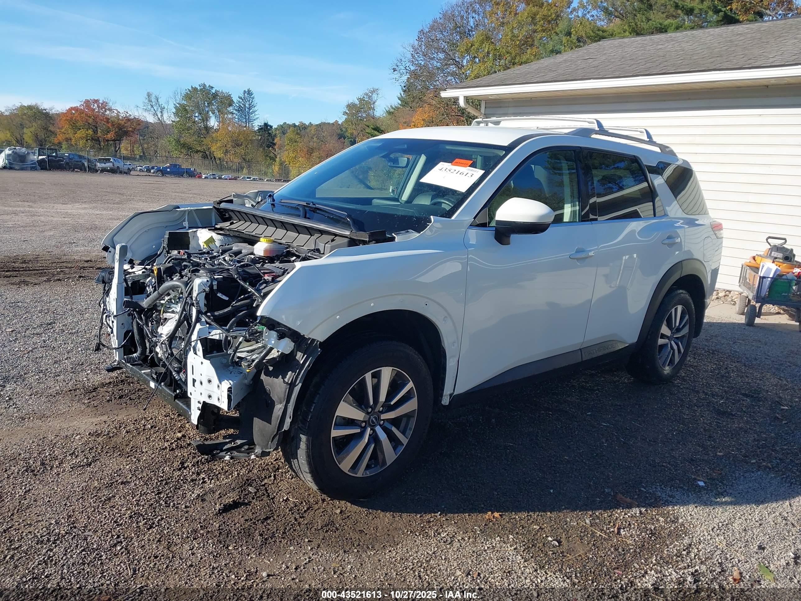 NISSAN PATHFINDER image 2