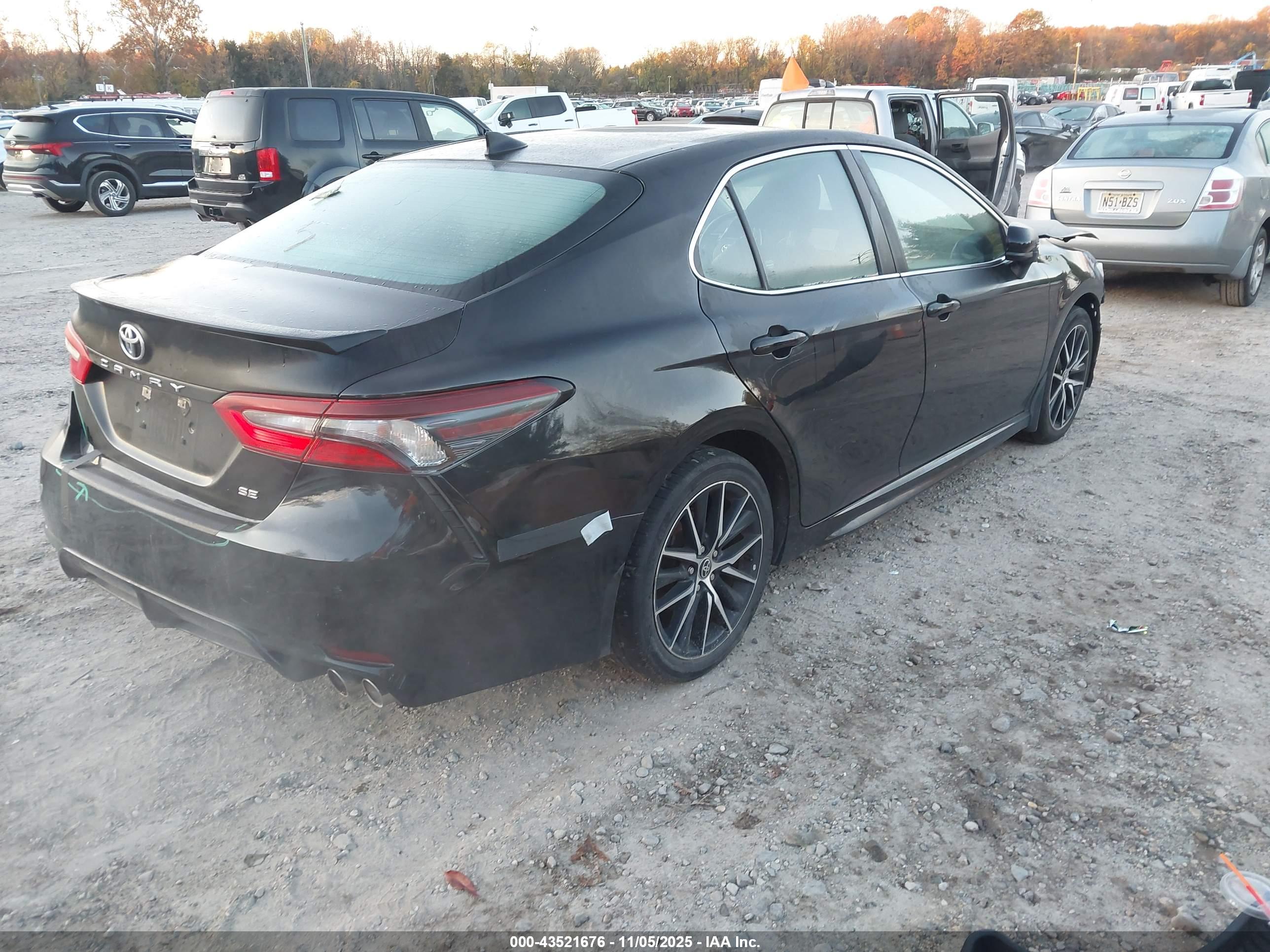 TOYOTA CAMRY image 4