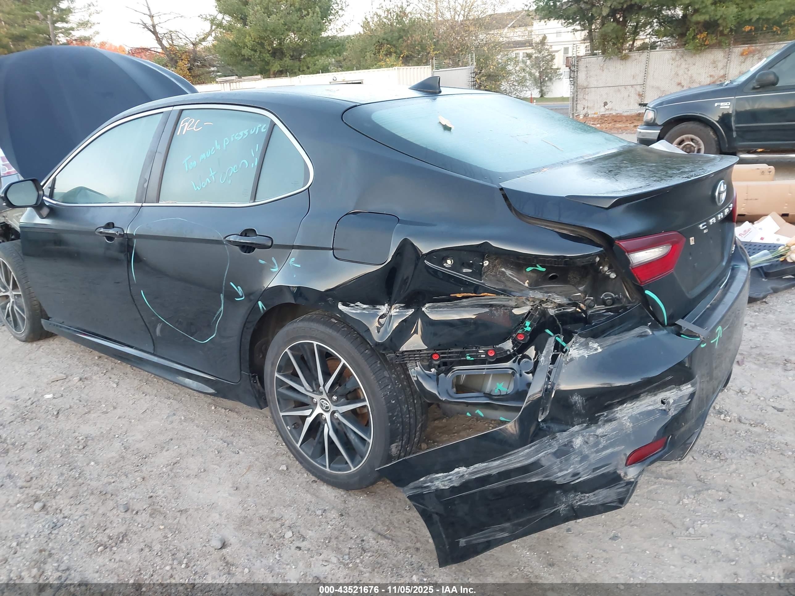 TOYOTA CAMRY image 6
