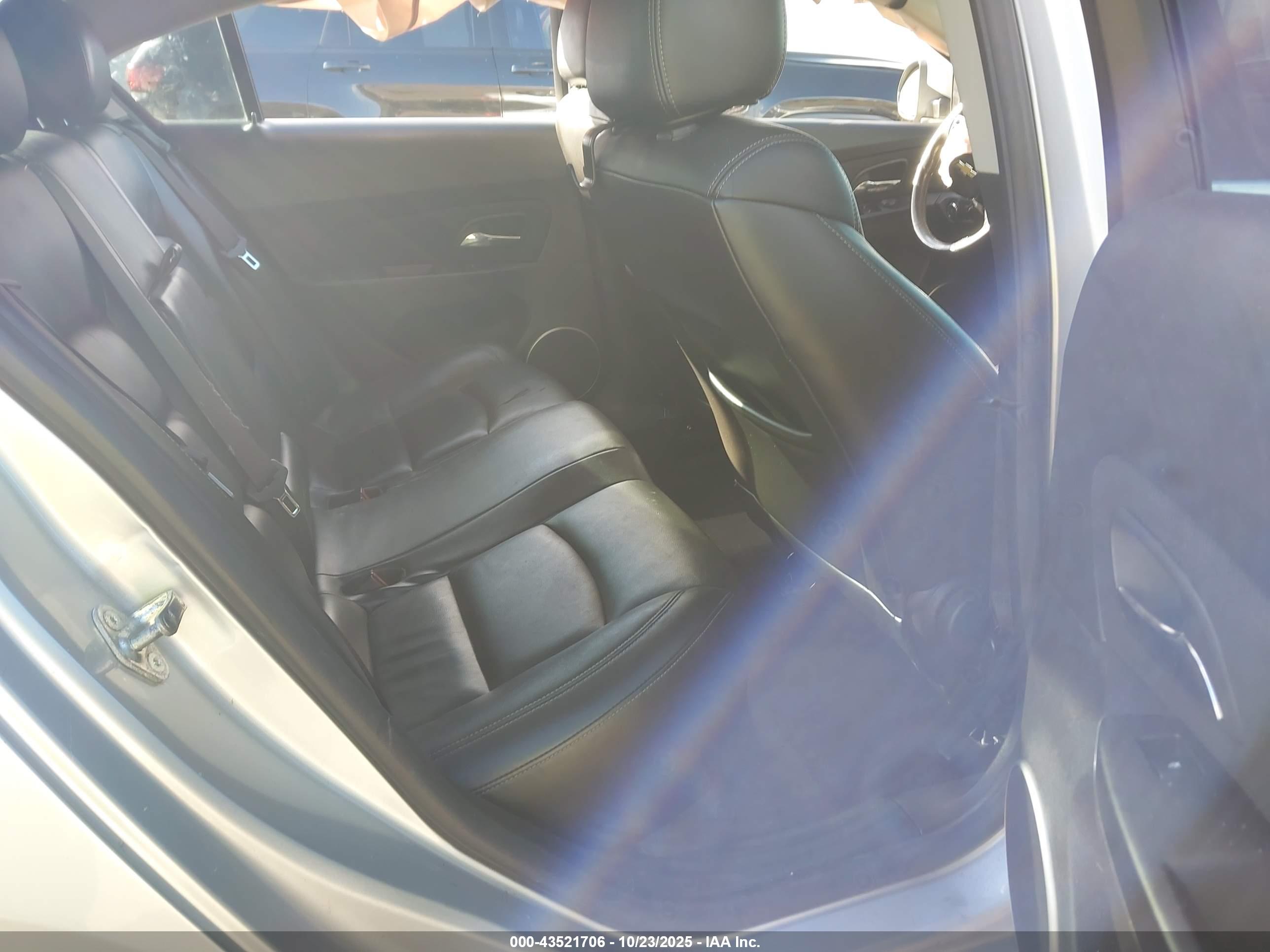 CHEVROLET CRUZE image 8