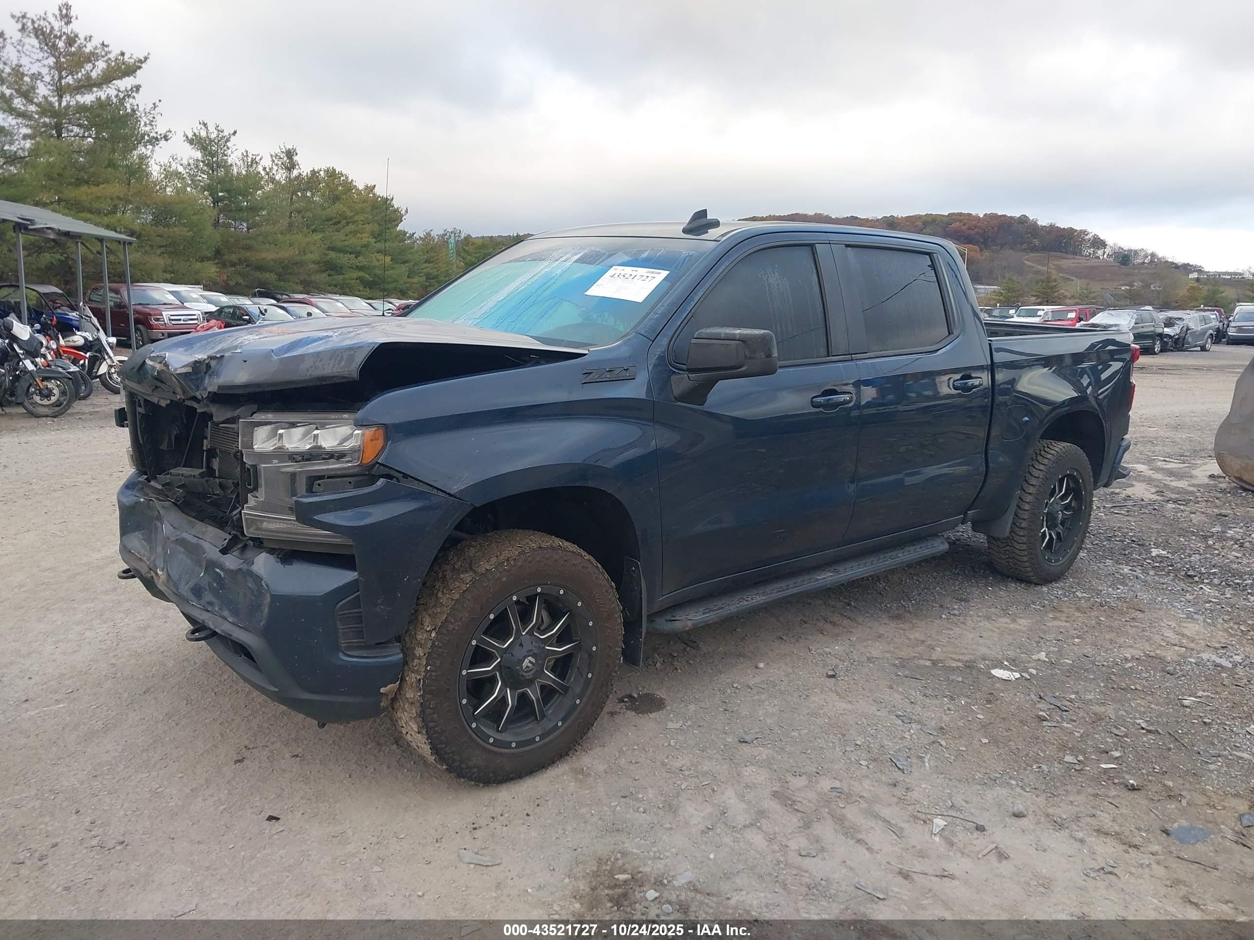 CHEVROLET SILVERADO image 2