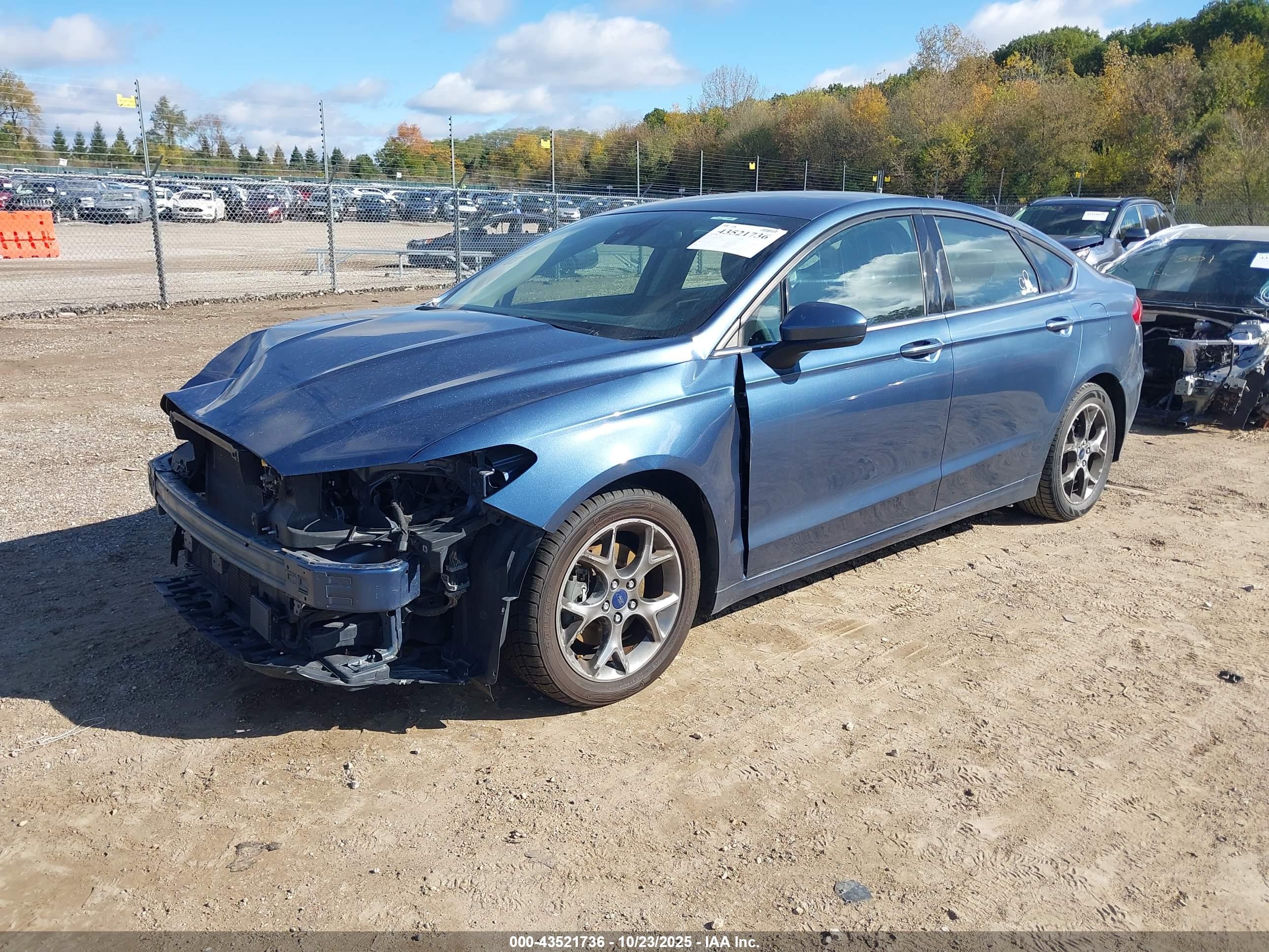 FORD FUSION image 2