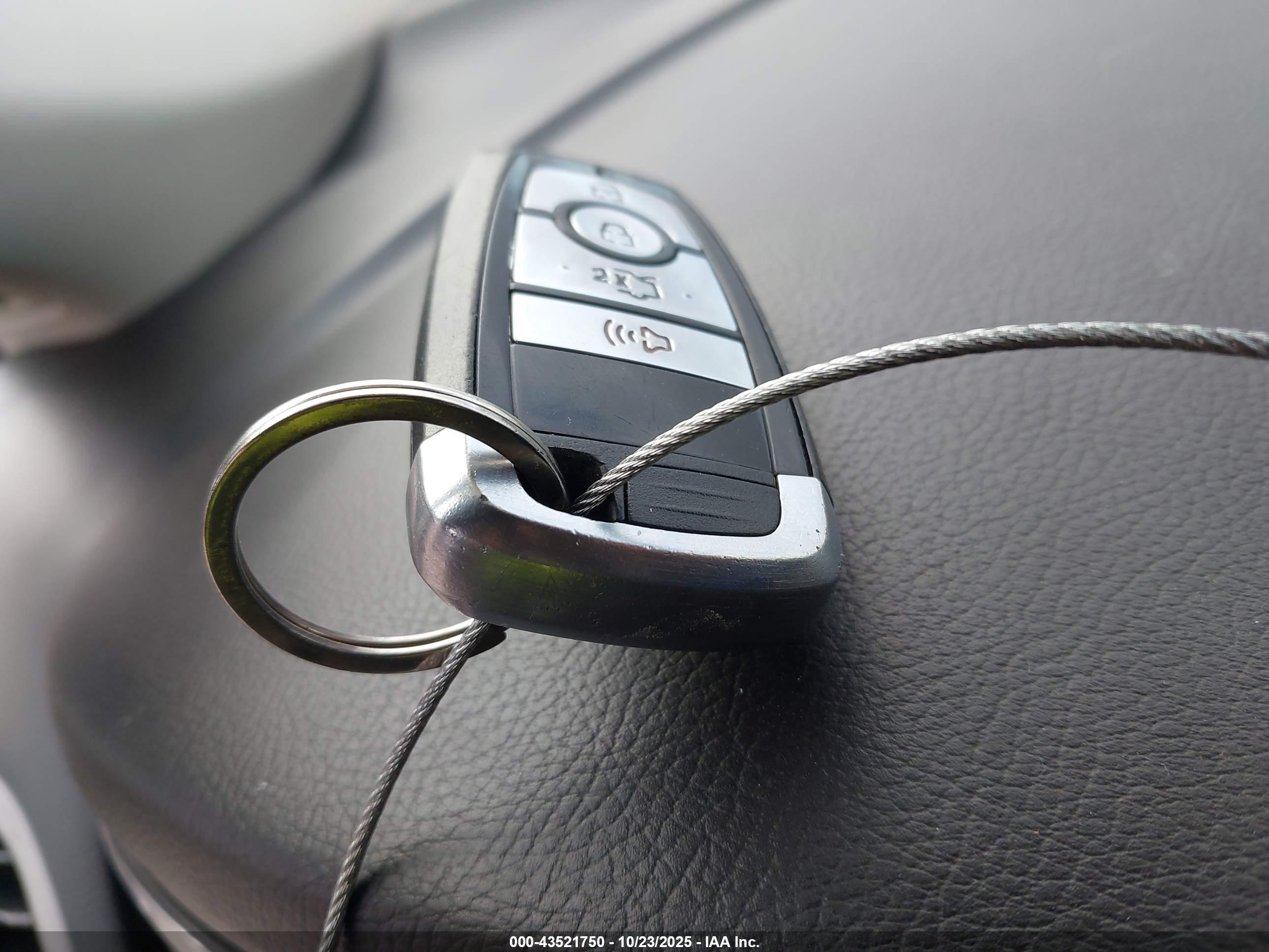 FORD FUSION image 11