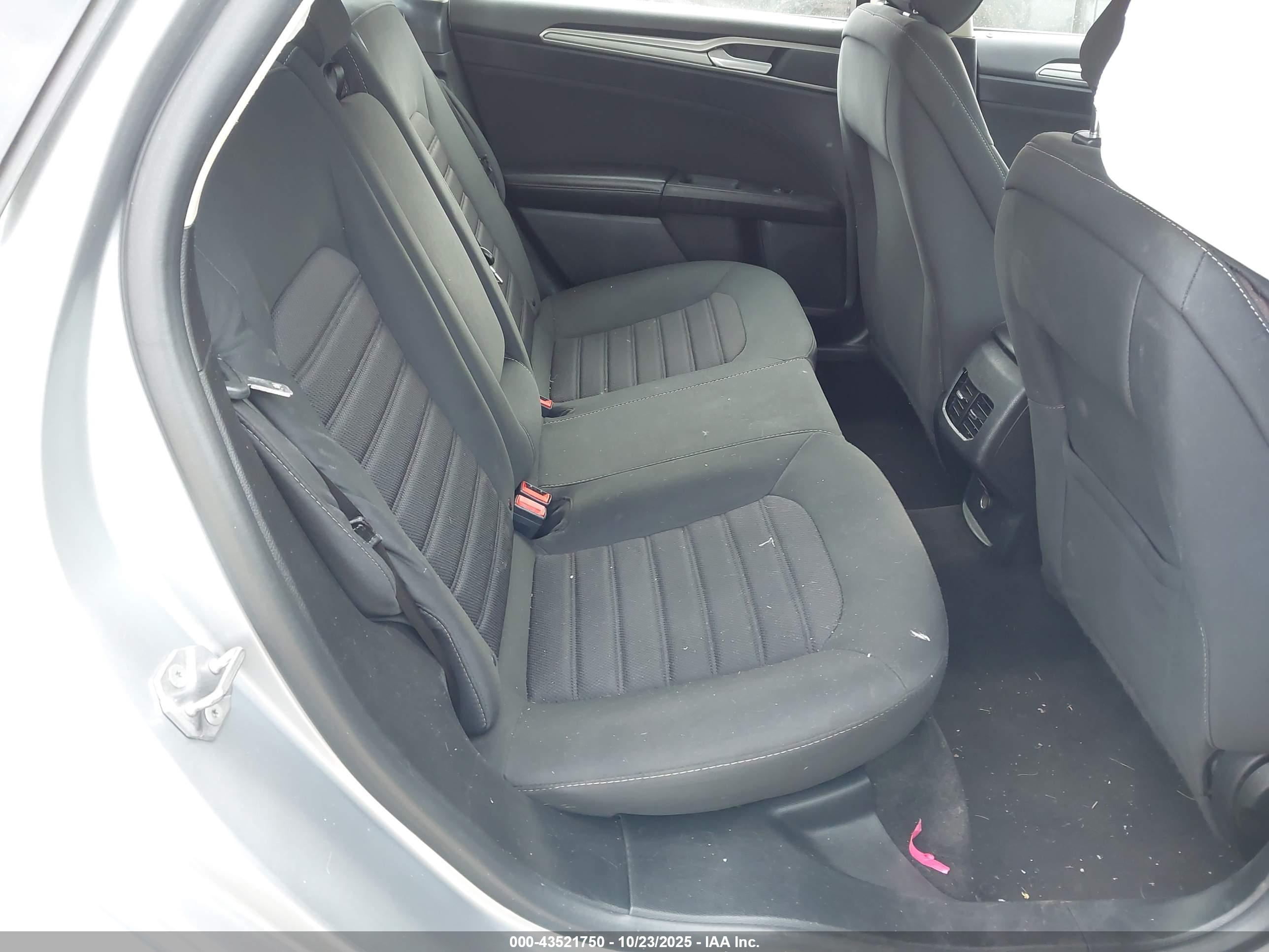 FORD FUSION image 8