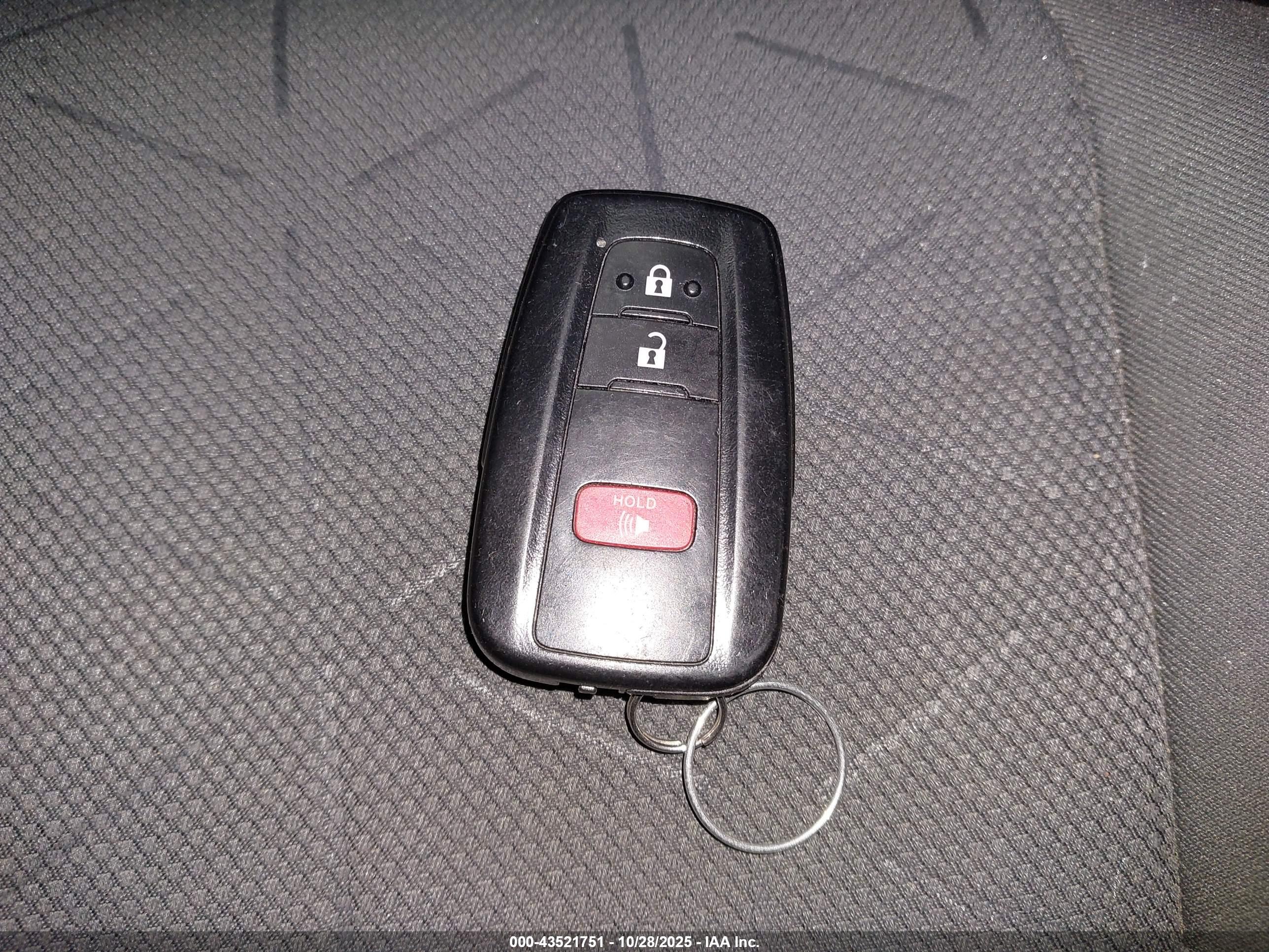 TOYOTA RAV4 image 11