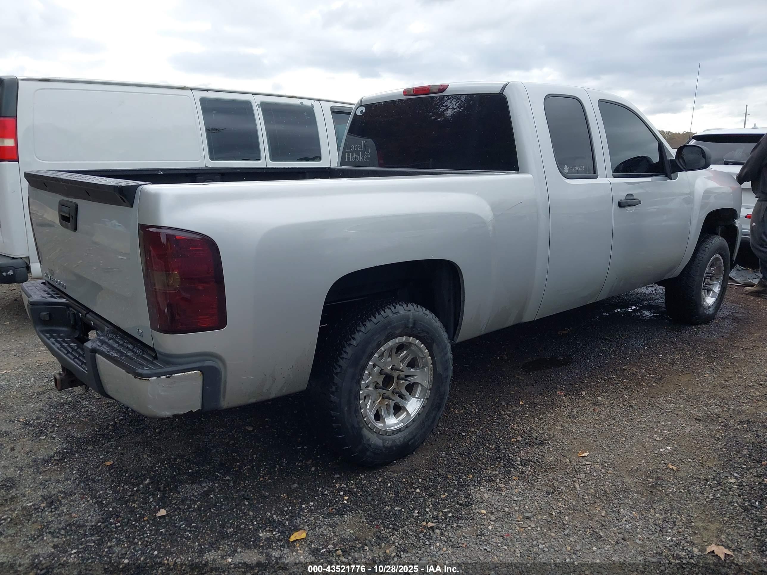 CHEVROLET SILVERADO image 4