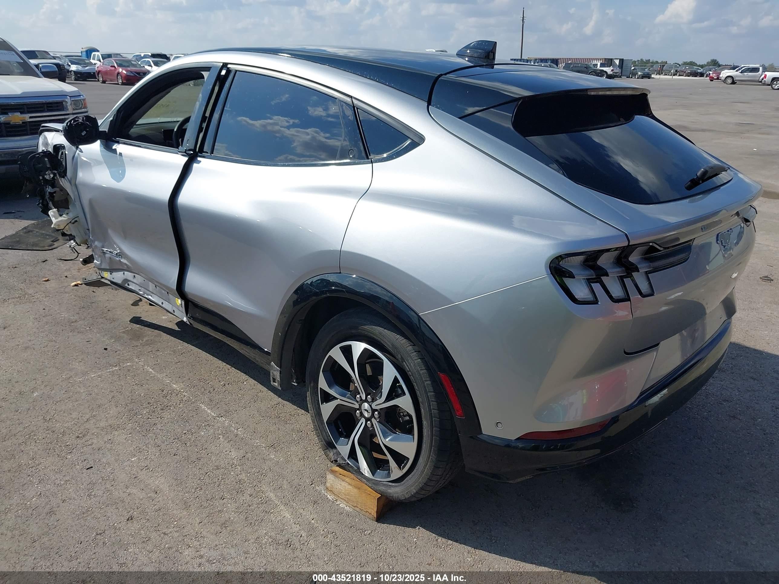 FORD MUSTANG image 3