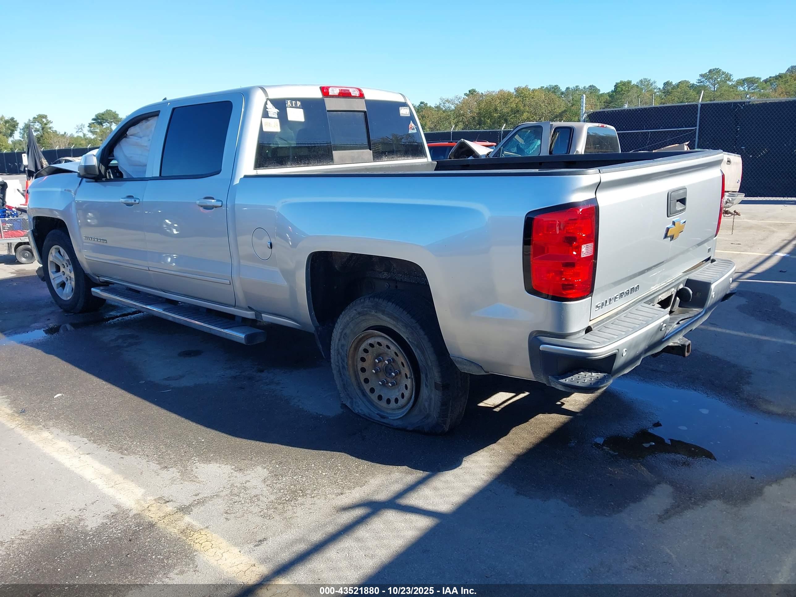 CHEVROLET SILVERADO image 3