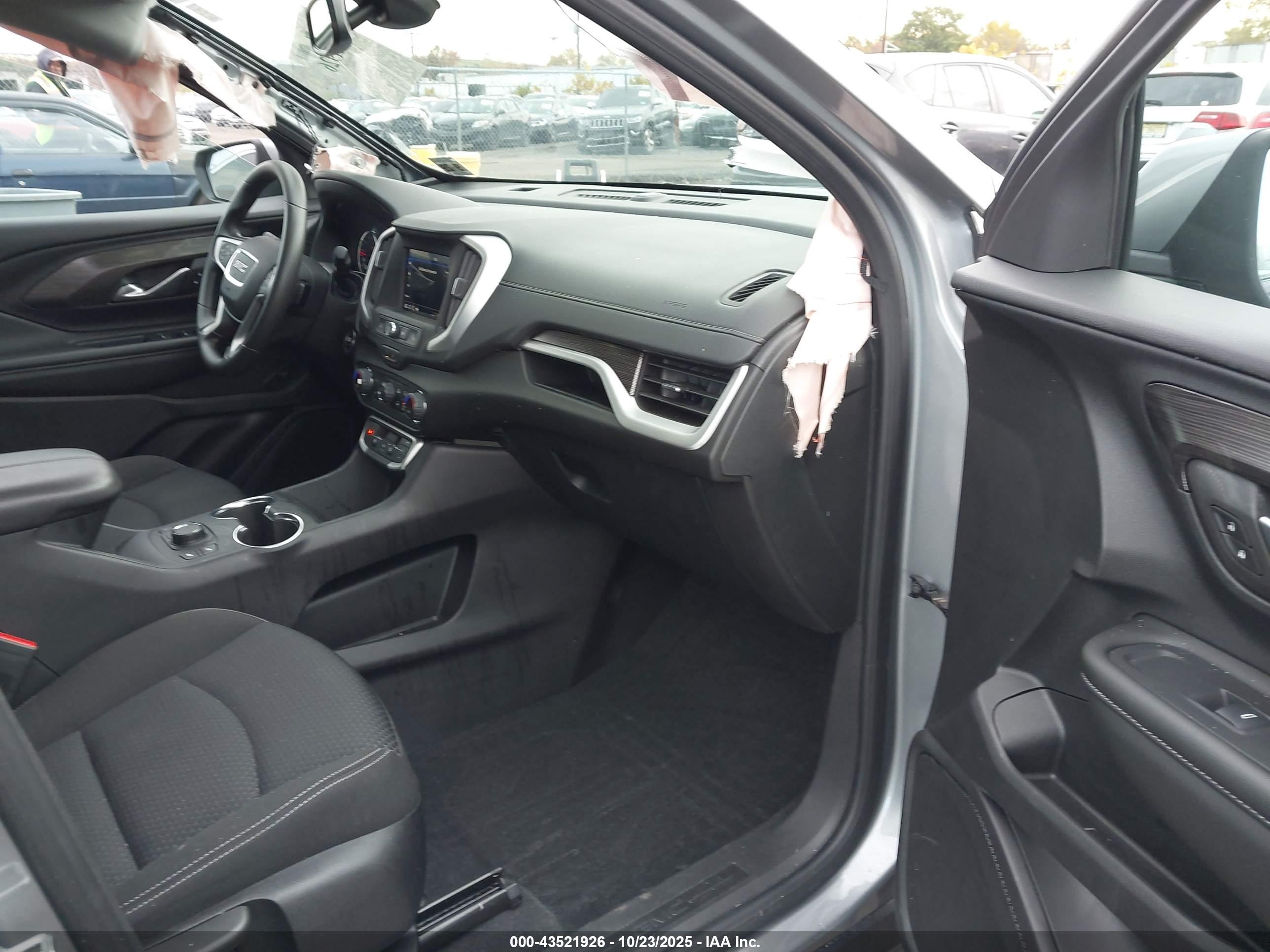 GMC TERRAIN image 5
