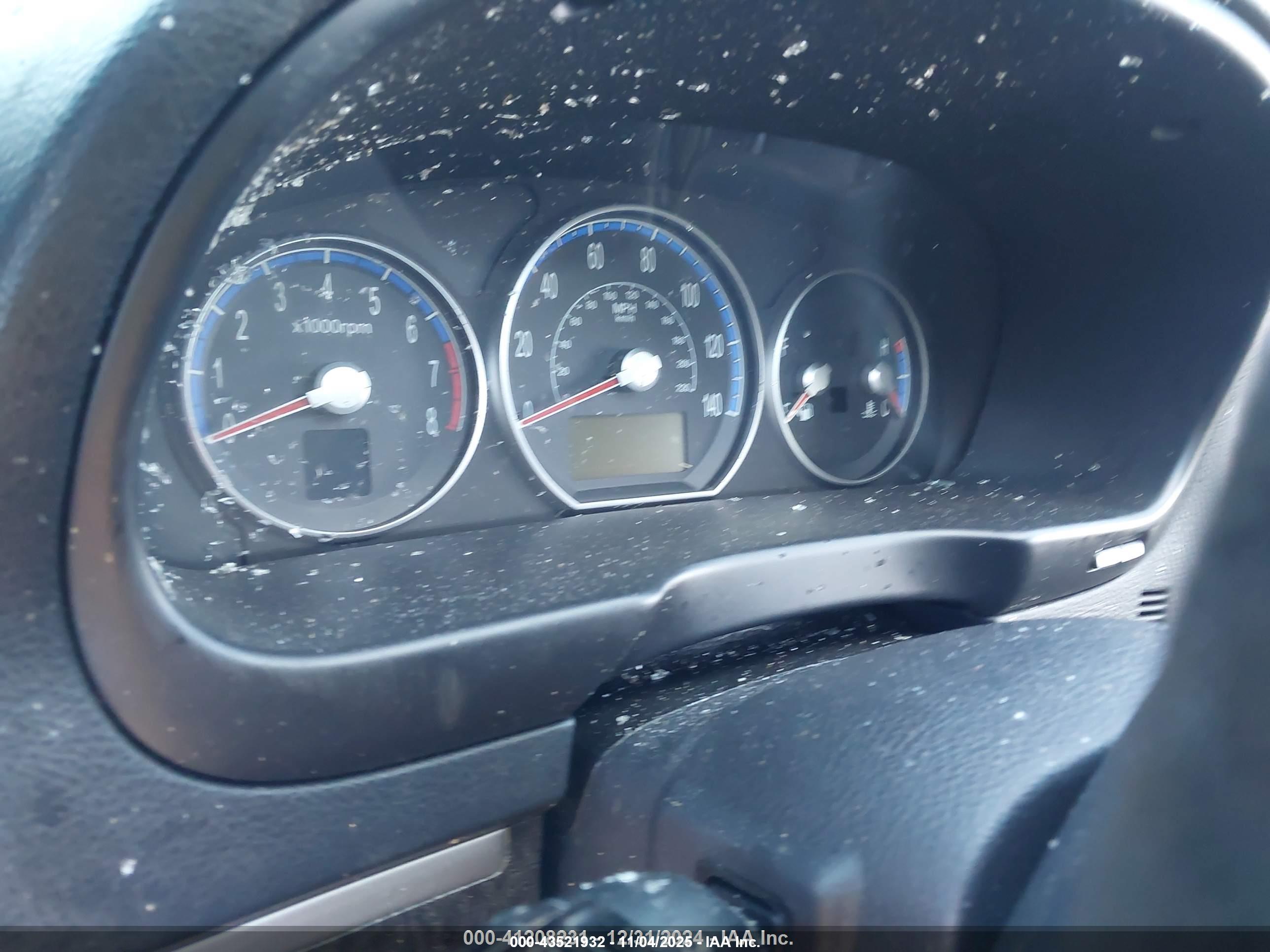 HYUNDAI SANTA image 7