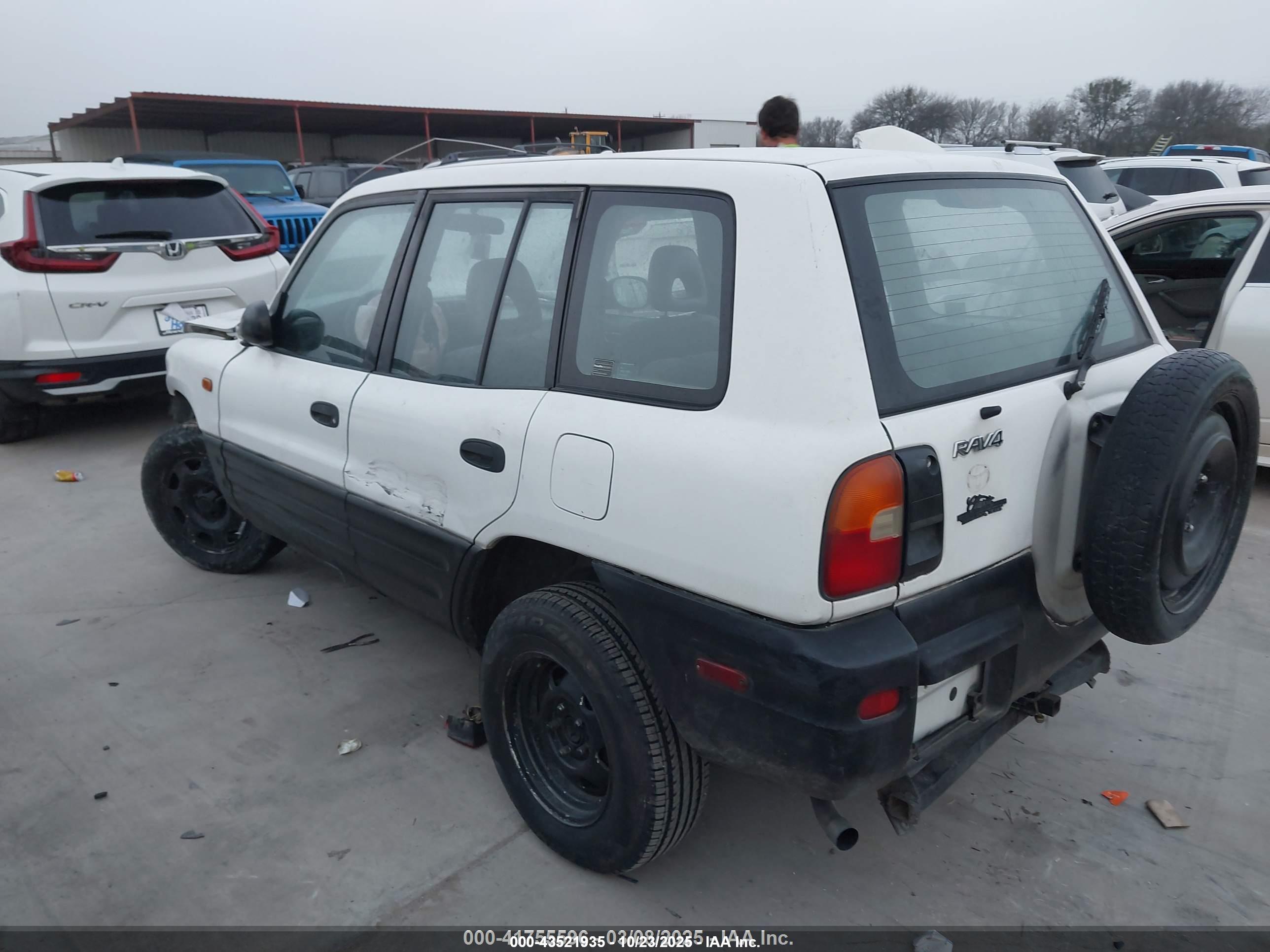 TOYOTA RAV4 image 3