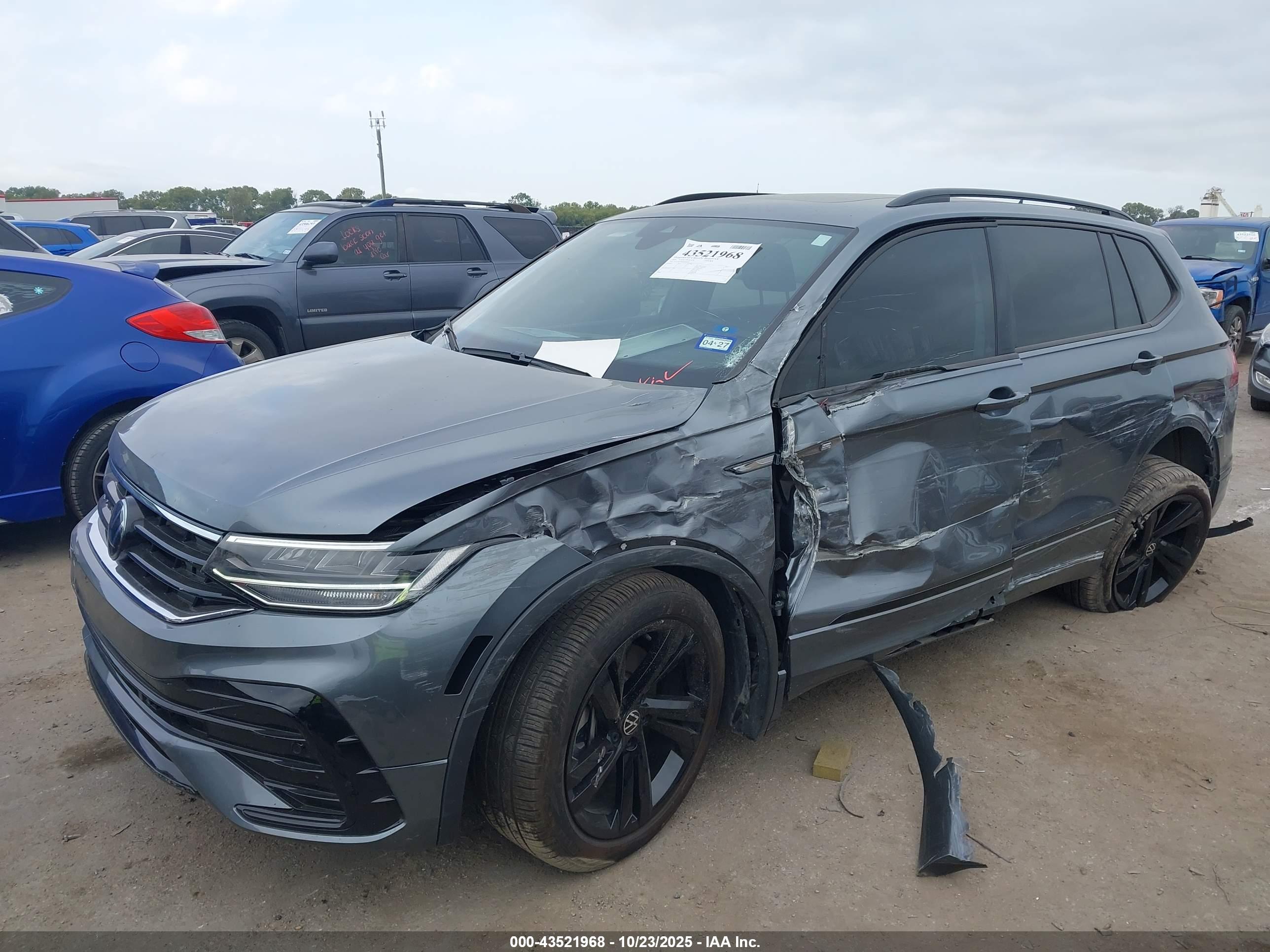 VOLKSWAGEN TIGUAN image 2