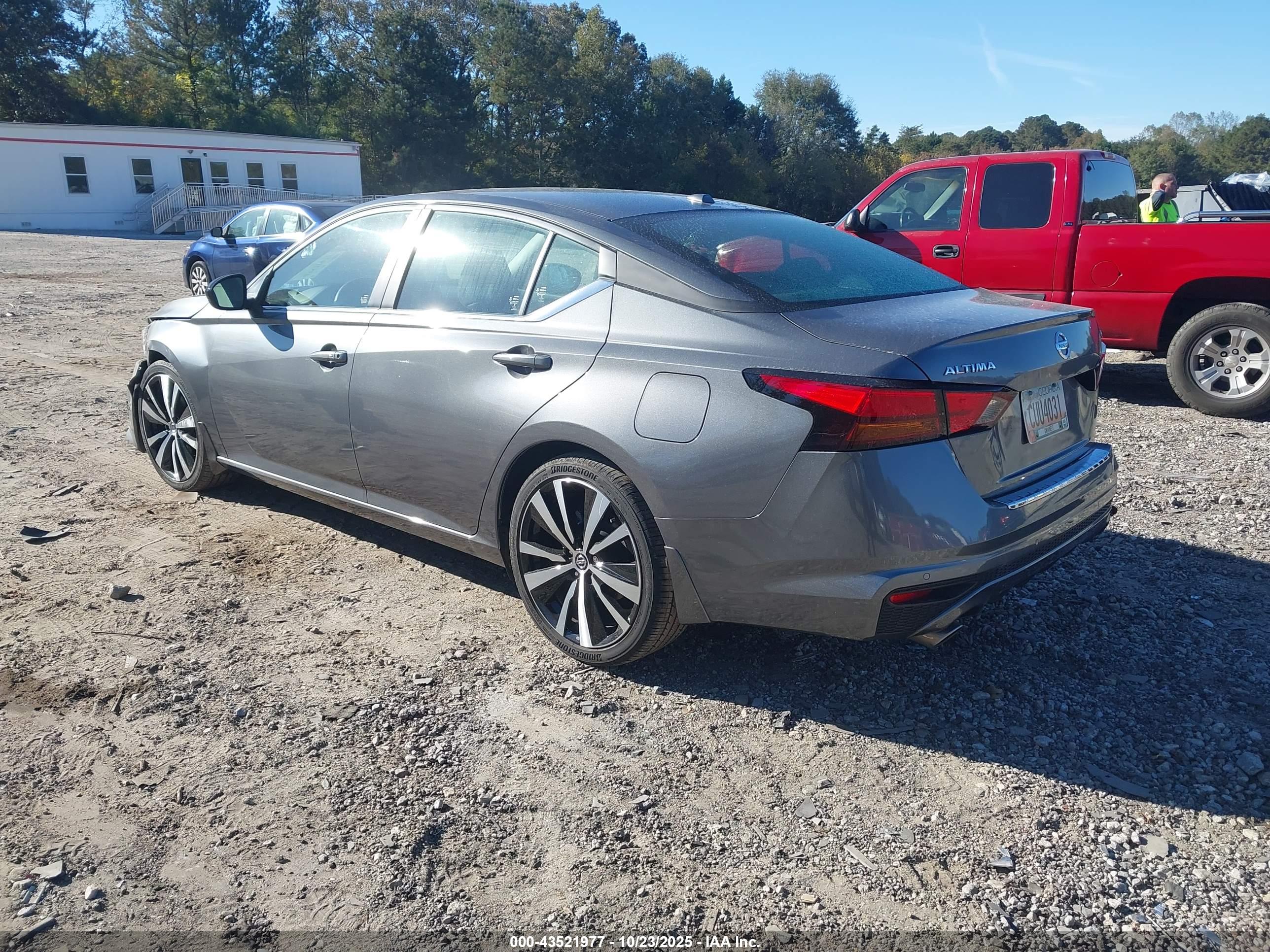 NISSAN ALTIMA image 3