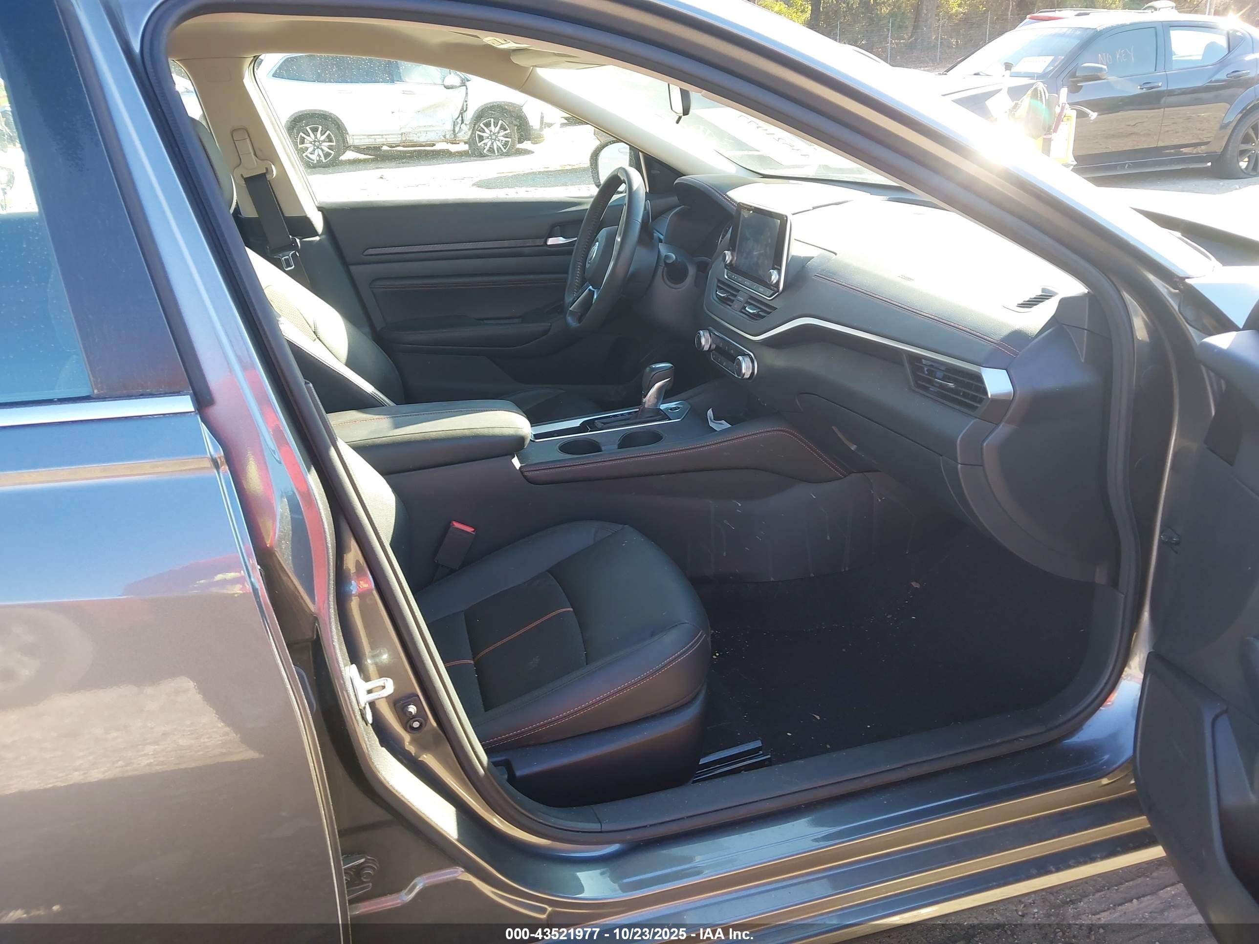 NISSAN ALTIMA image 5