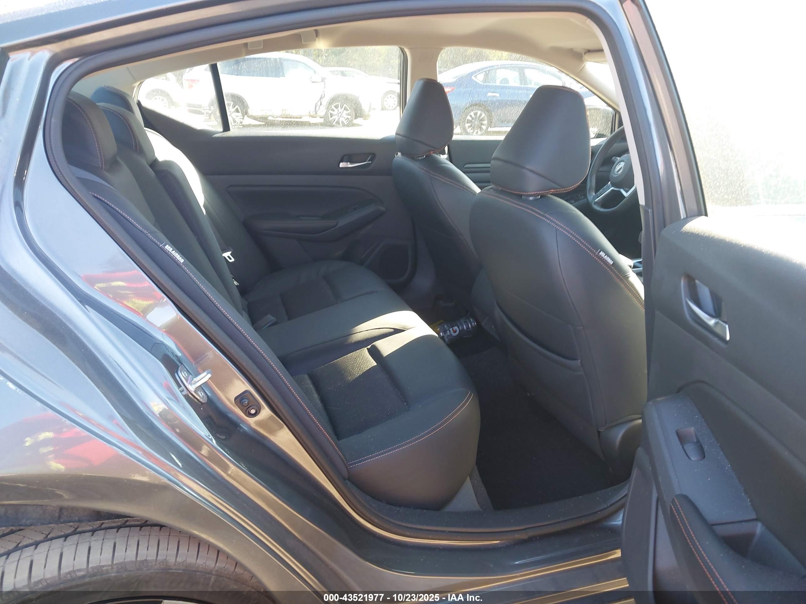 NISSAN ALTIMA image 8
