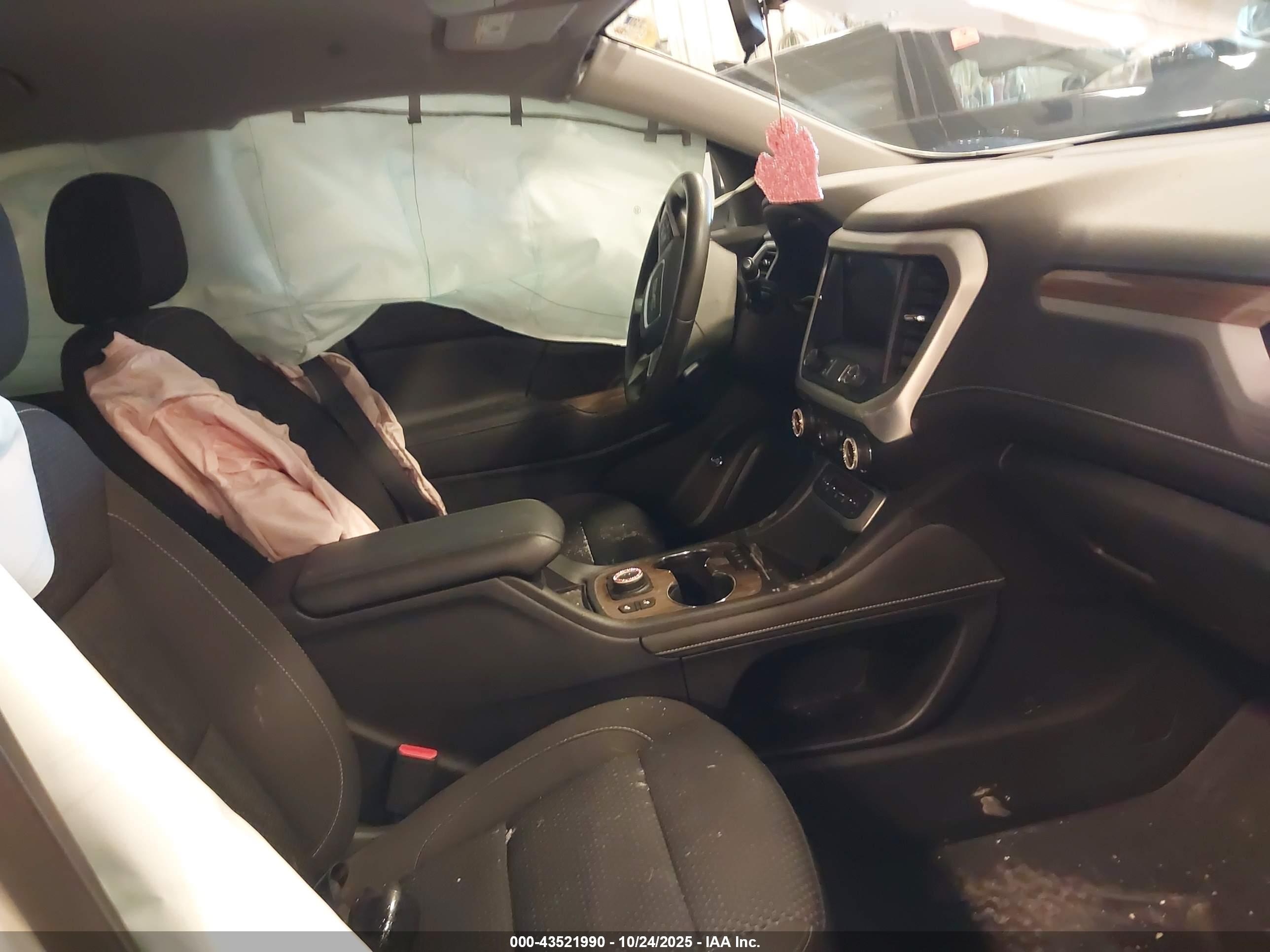 GMC ACADIA image 5