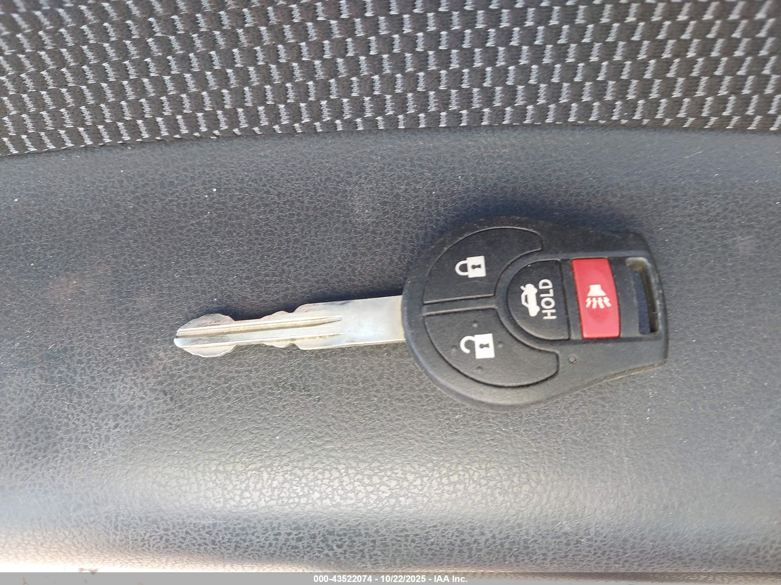 NISSAN VERSA image 11