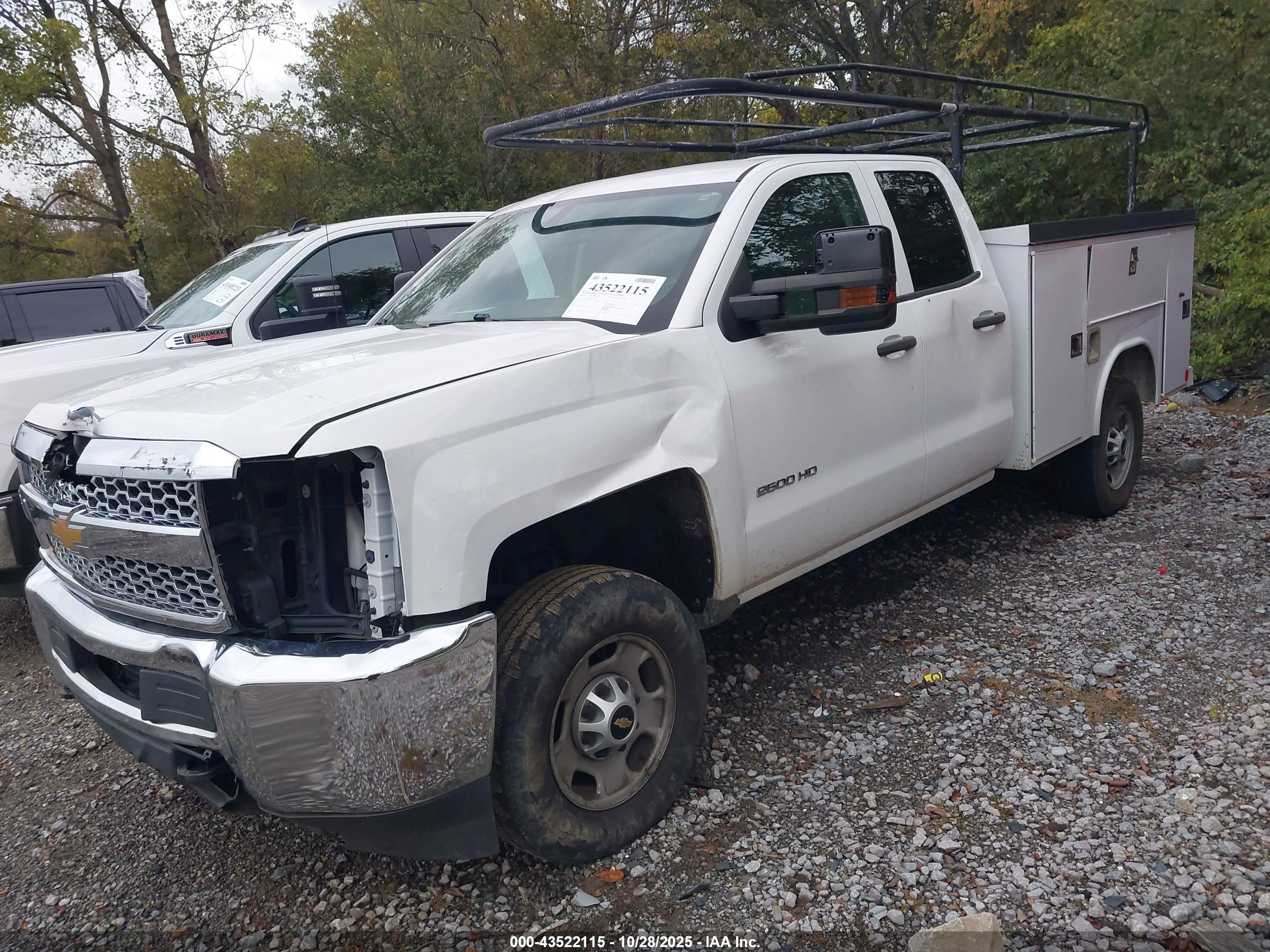 CHEVROLET SILVERADO image 2
