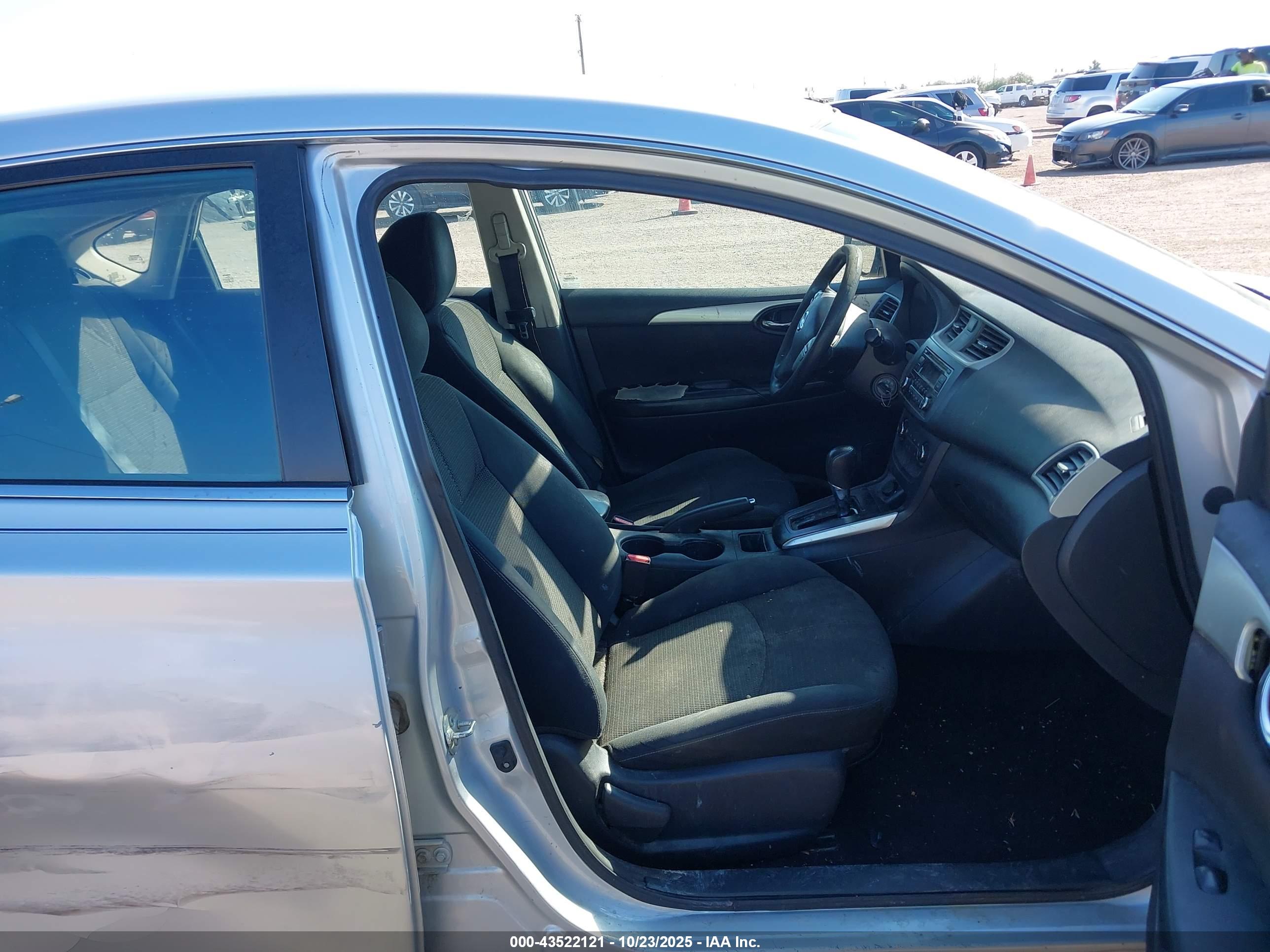 NISSAN SENTRA image 5