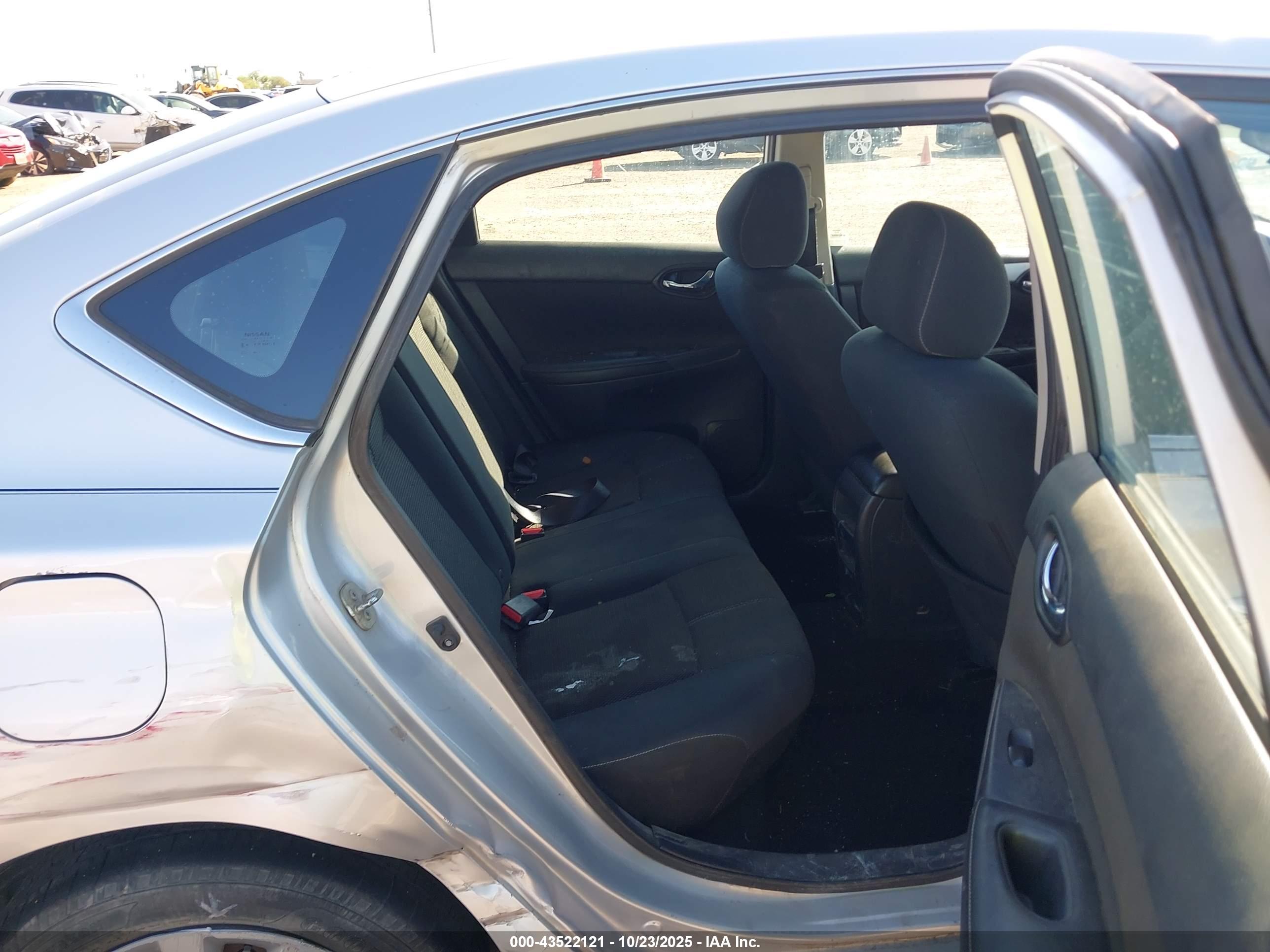 NISSAN SENTRA image 8