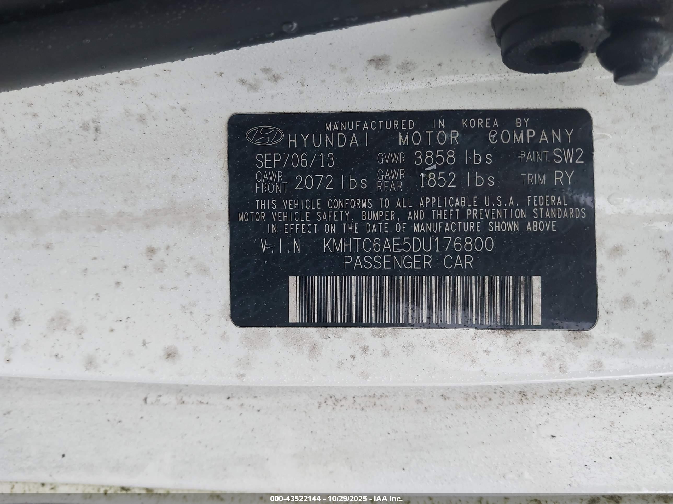 HYUNDAI VELOSTER image 9
