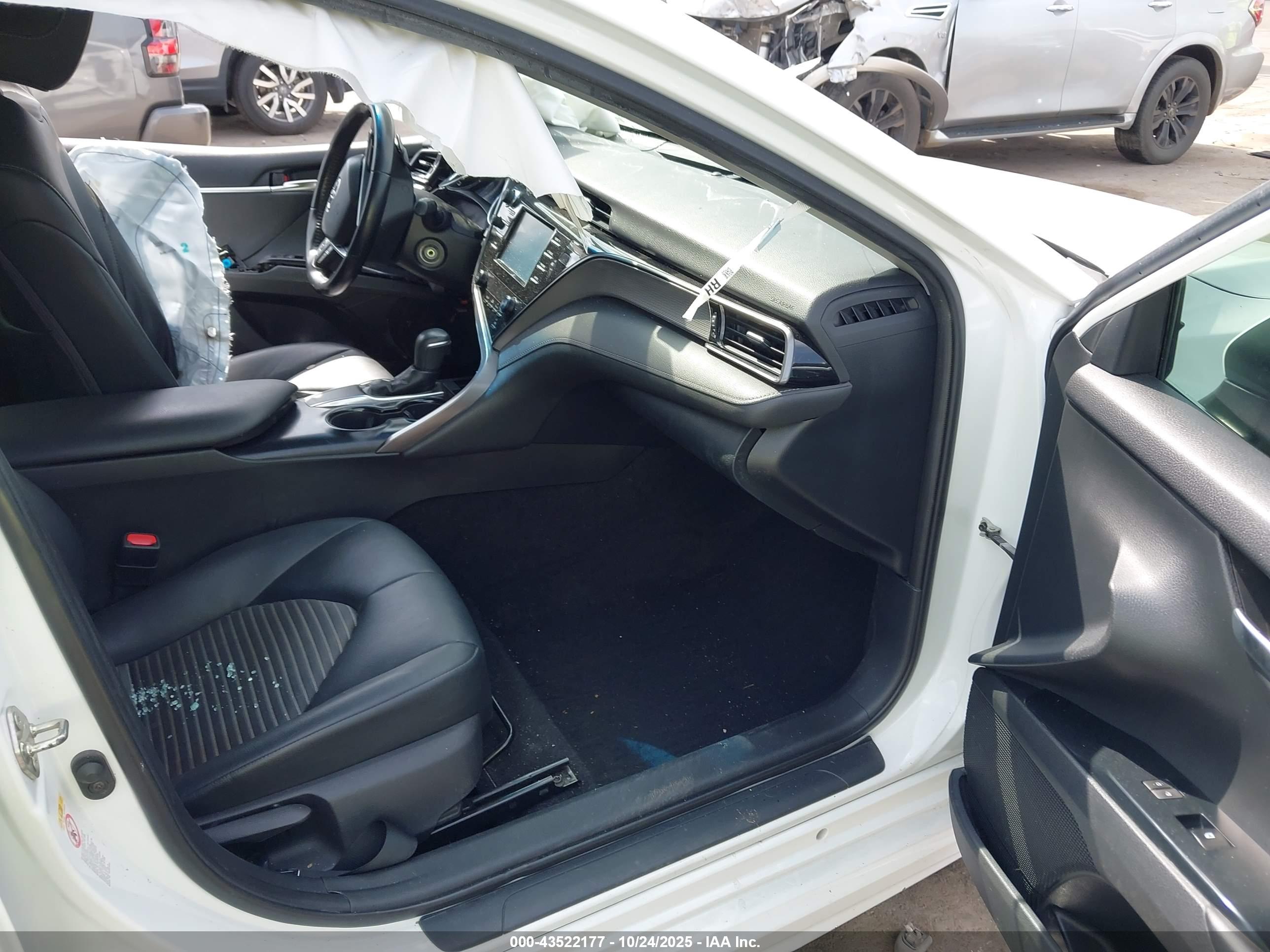 TOYOTA CAMRY image 5