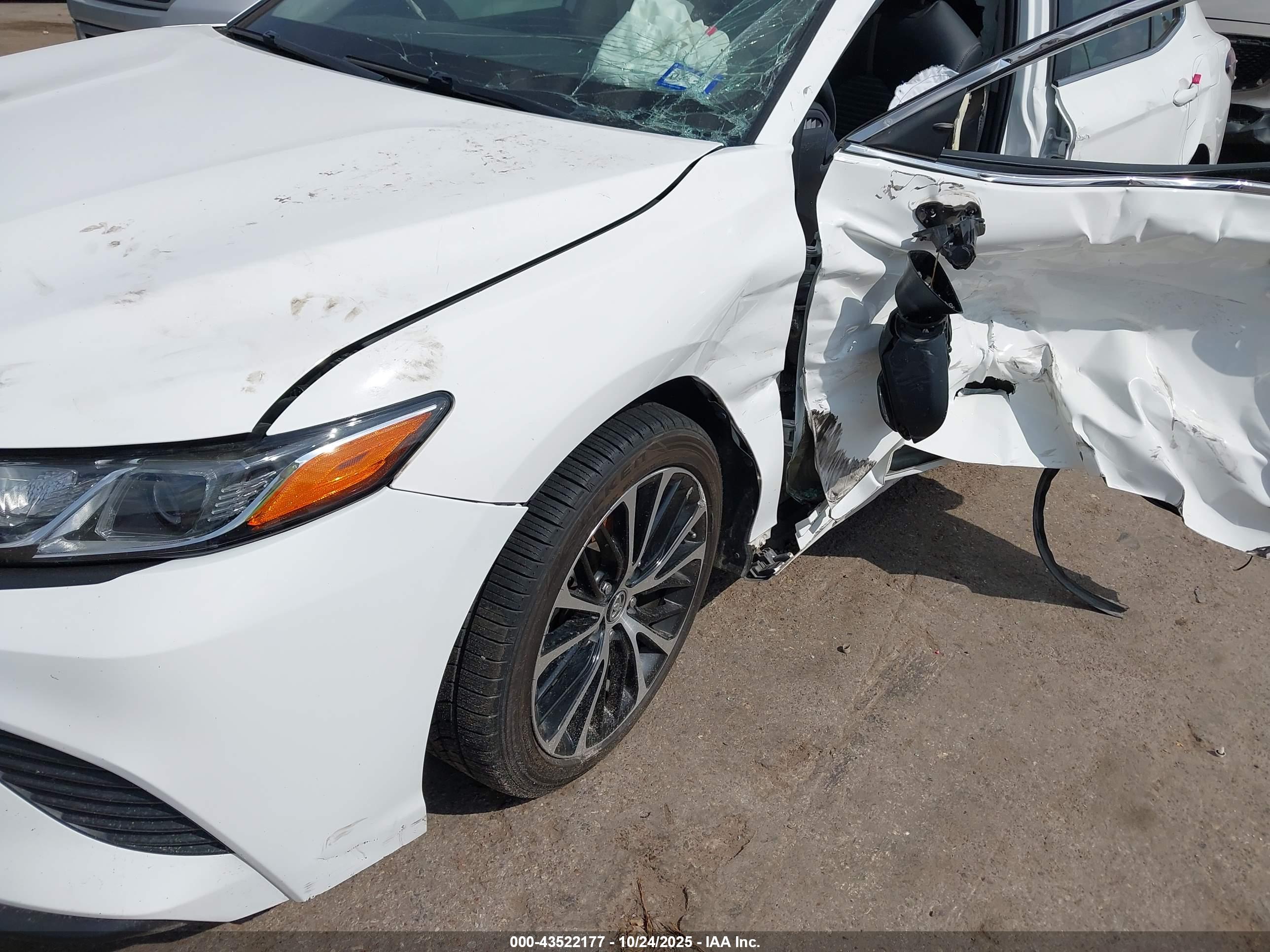 TOYOTA CAMRY image 6