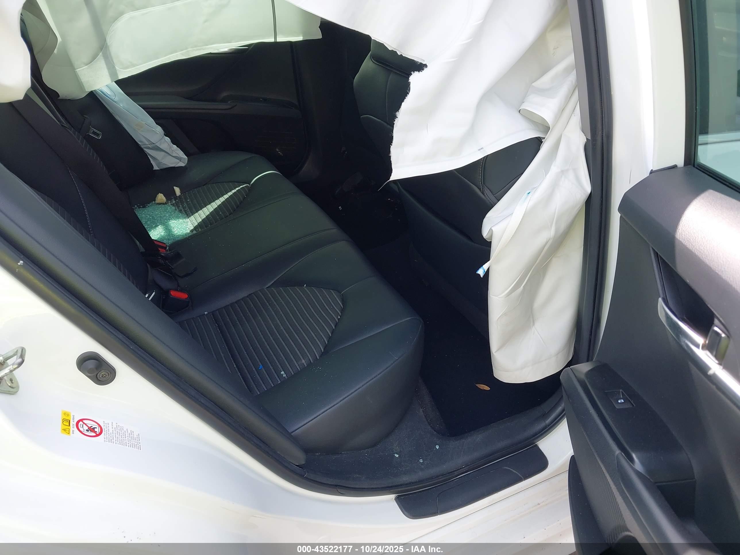TOYOTA CAMRY image 8